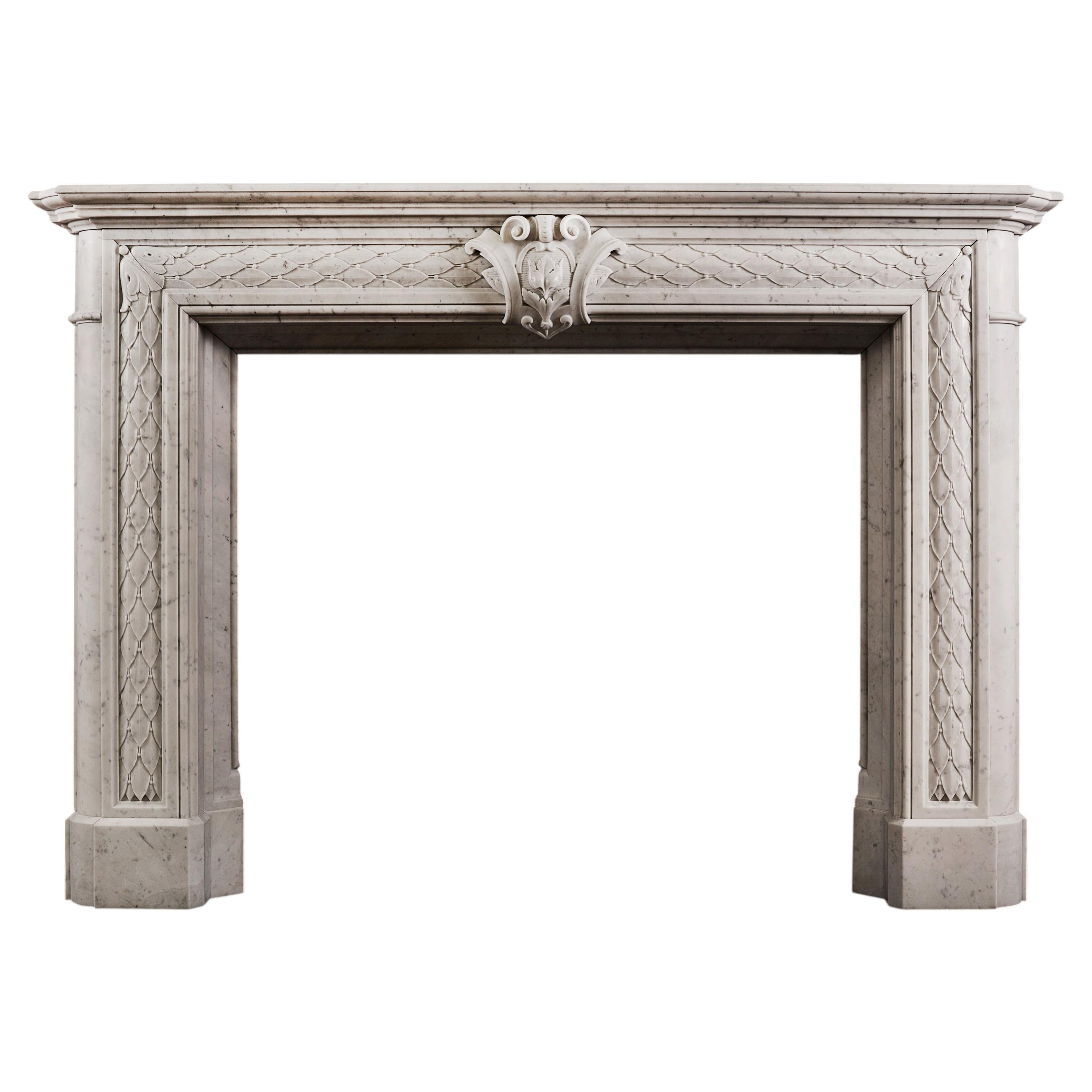 Cheminée statuaire en marbre blanc du XIXe siècle, feuillage sculpté, Angleterre en vente