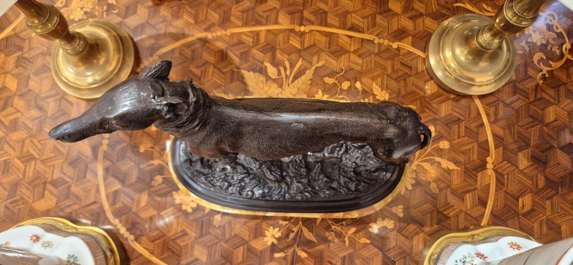 Statue de lévrier en bronze du XIXe siècle, dans le style de Pierre Jules Mêne en vente 9