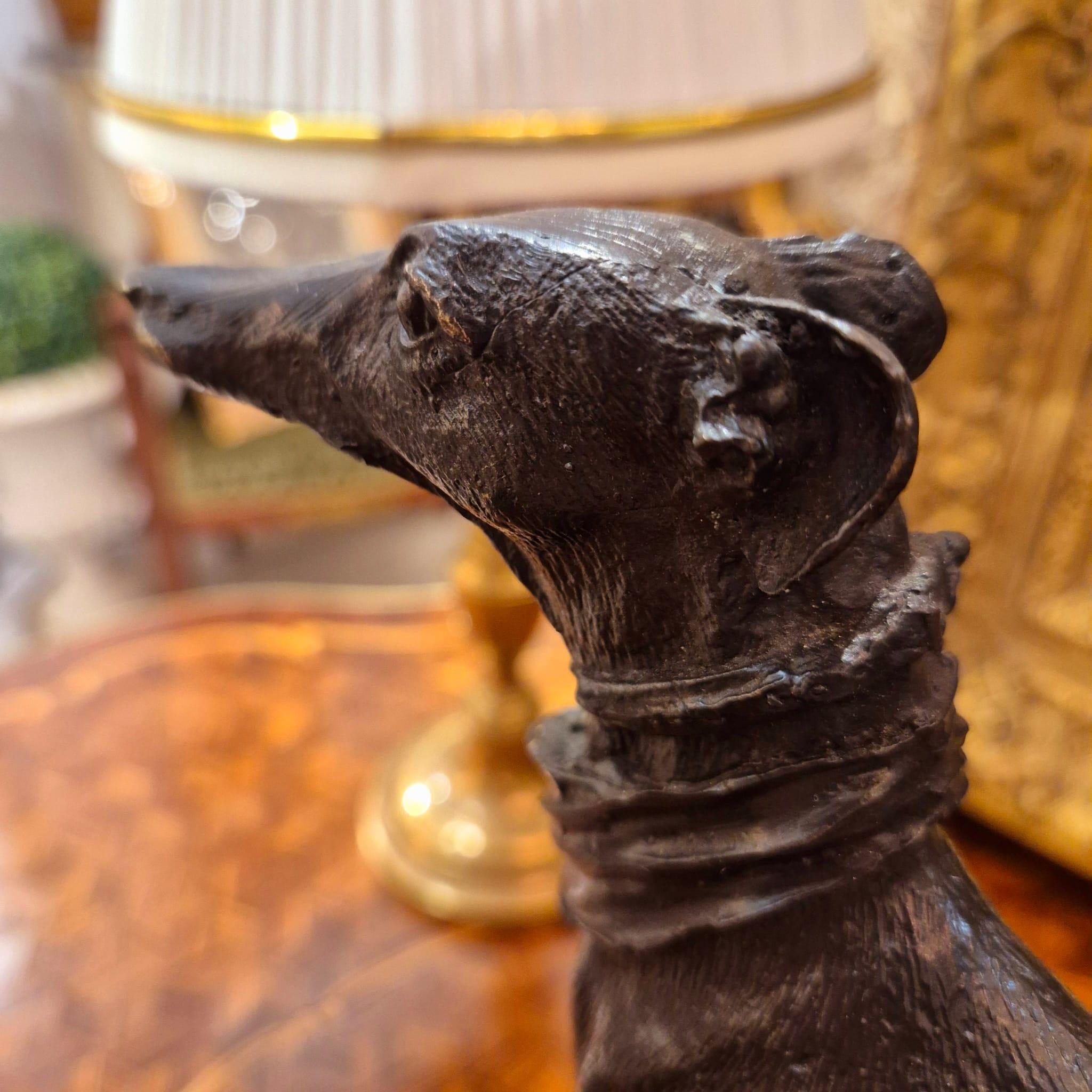 Statue de lévrier en bronze du XIXe siècle, dans le style de Pierre Jules Mêne en vente 2