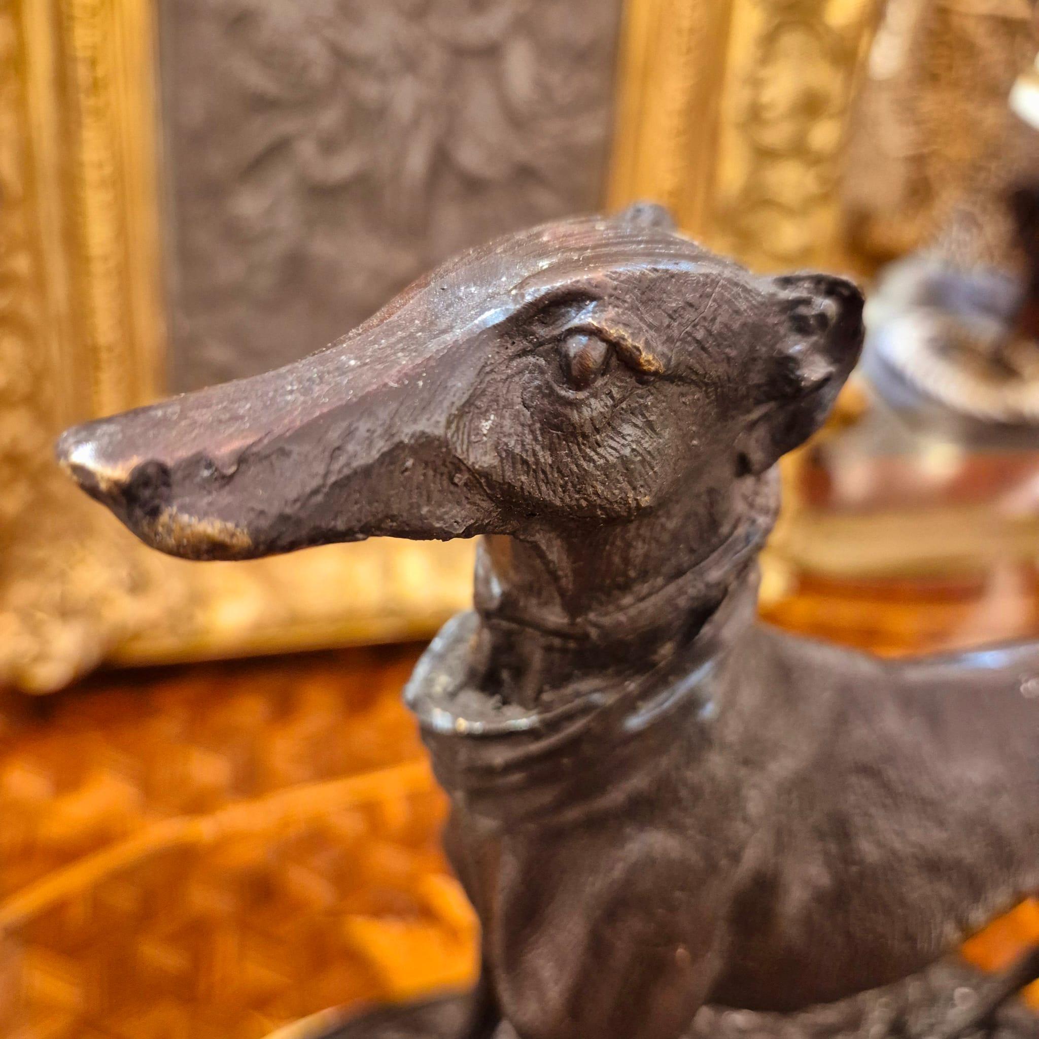 Statue de lévrier en bronze du XIXe siècle, dans le style de Pierre Jules Mêne en vente 3