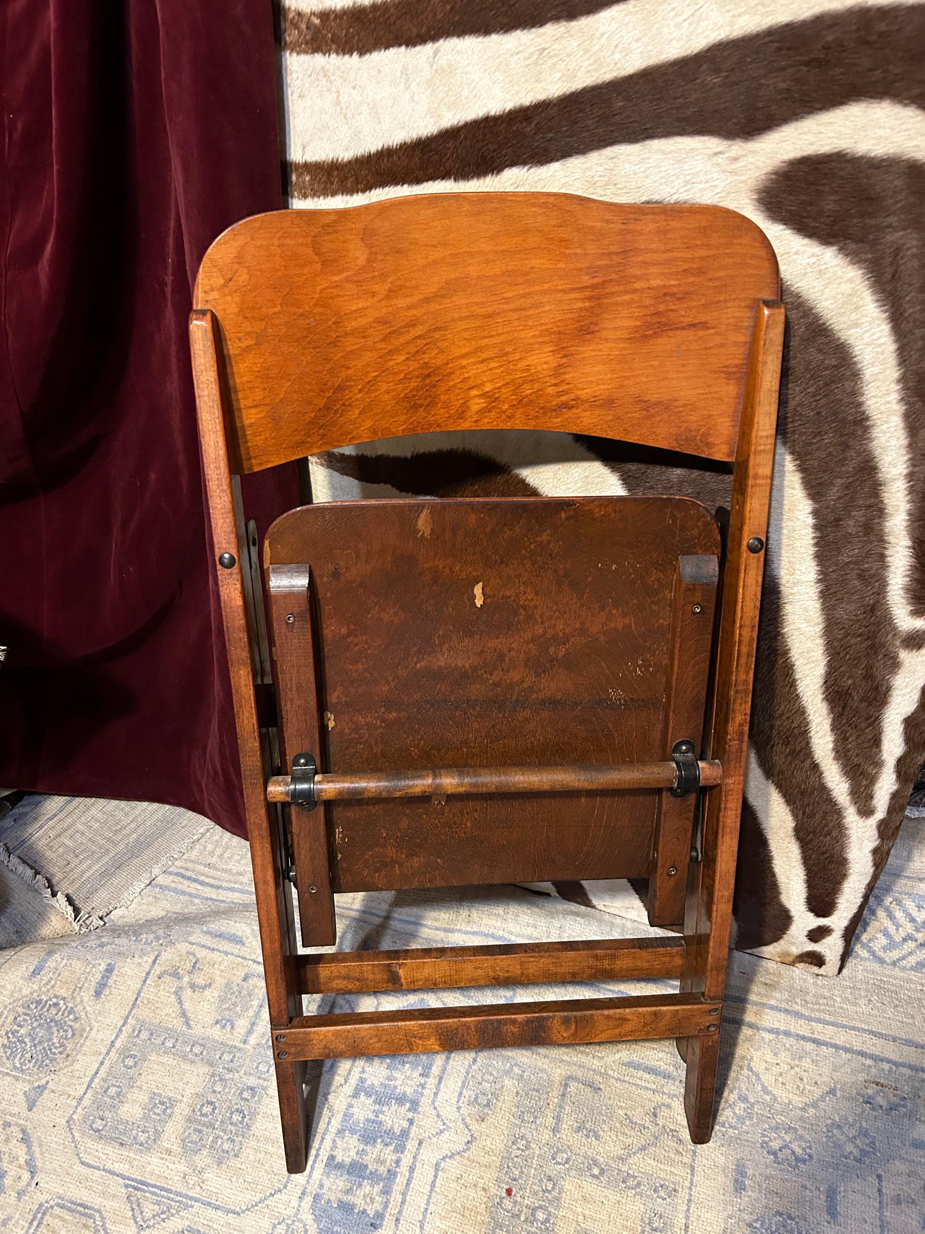 19th Century Steamed Wood Folding Campaign Chair With Metal Hardware In Good Condition For Sale In Vancouver, British Columbia