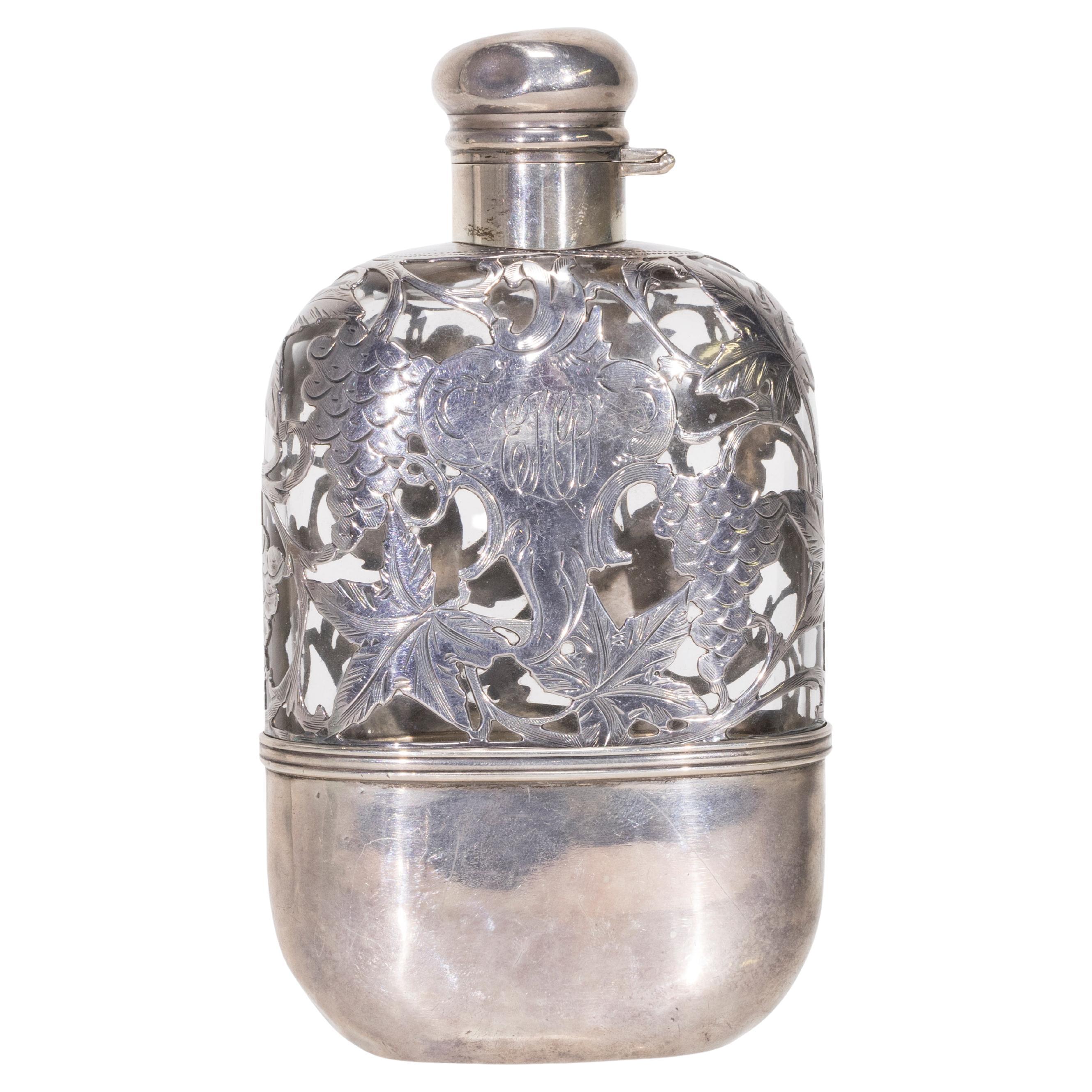 Flacon en verre recouvert de argent sterling du 19ème siècle