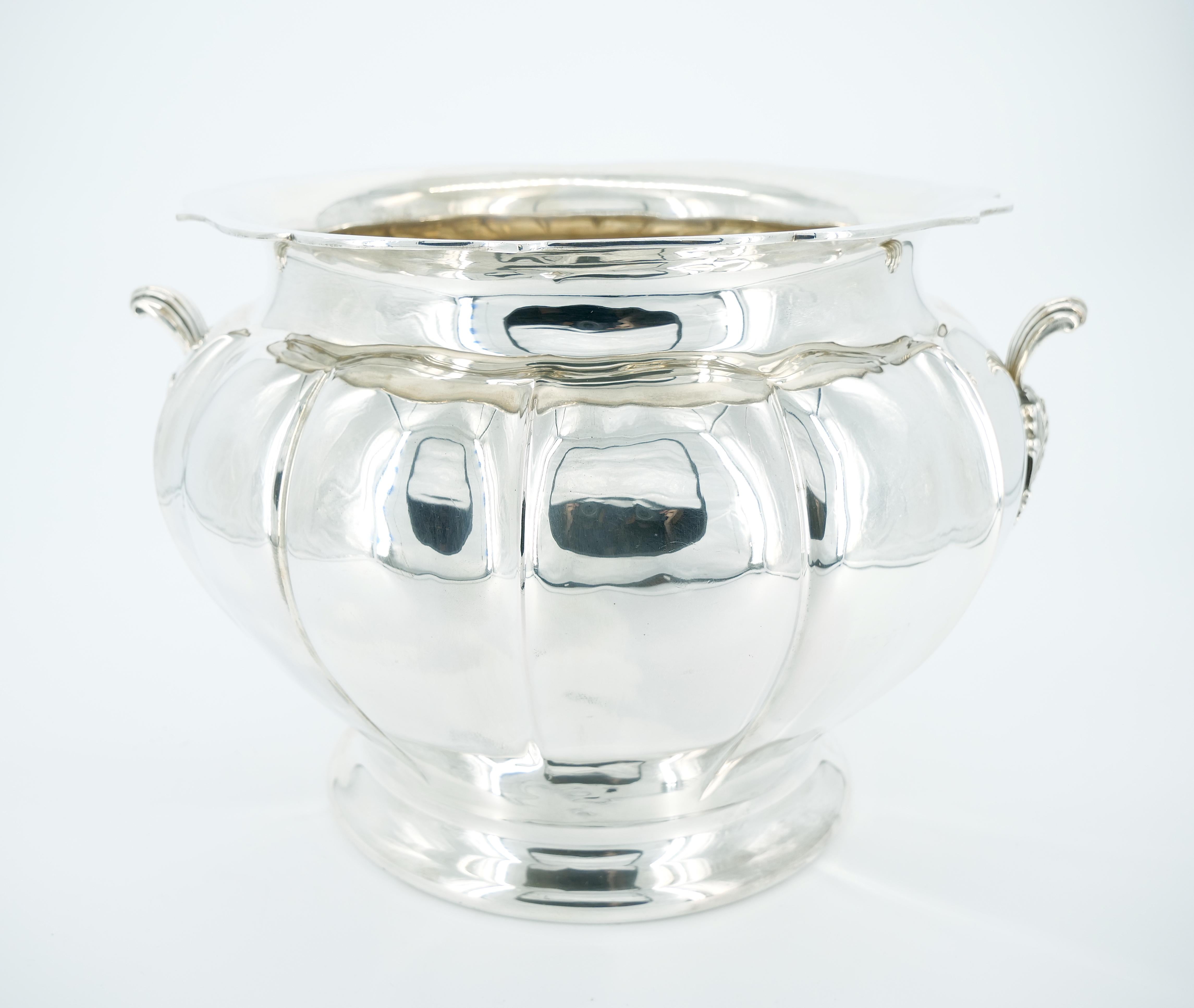 Georgian 19th Century Sterling Silver / Gold Wash Interior Barware Champagne Cooler For Sale