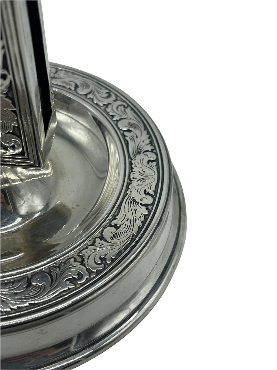 19. Jahrhundert Sterling Silber Streichholzschachtel Halter und Aschenbecher Stand von Tiffany & Co. 3
