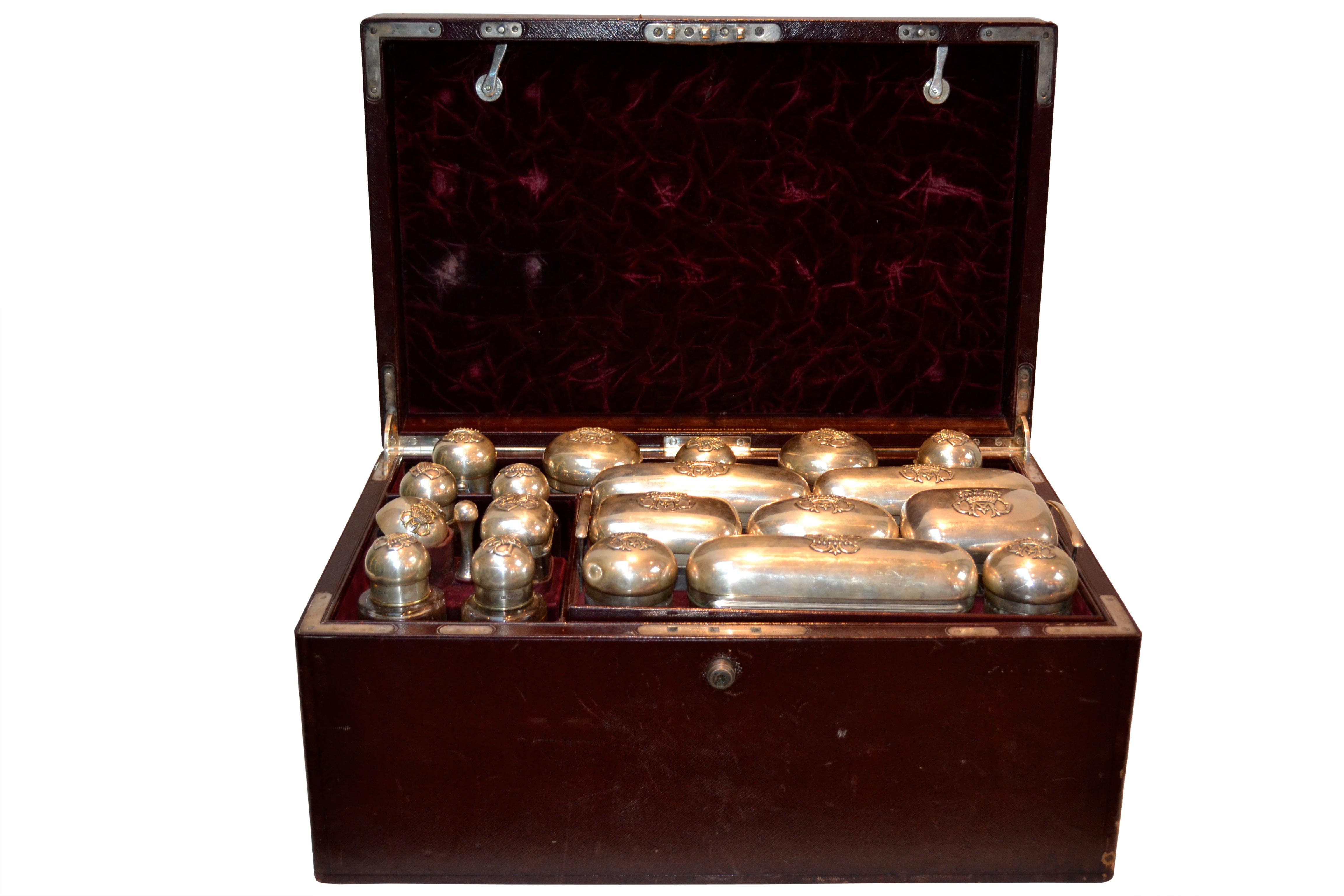 19th Century Sterling Silver ‘Necessaire De Voyage’ by Leuchars and Son siglo XIX en venta