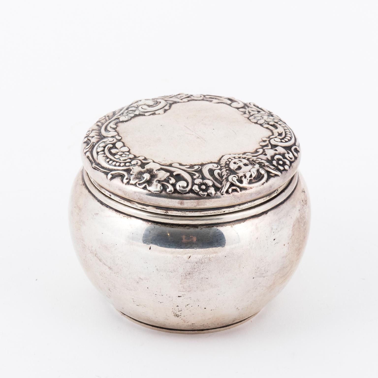 American 19th Century Sterling Silver Powder Jar by Dominick and Haff For Sale