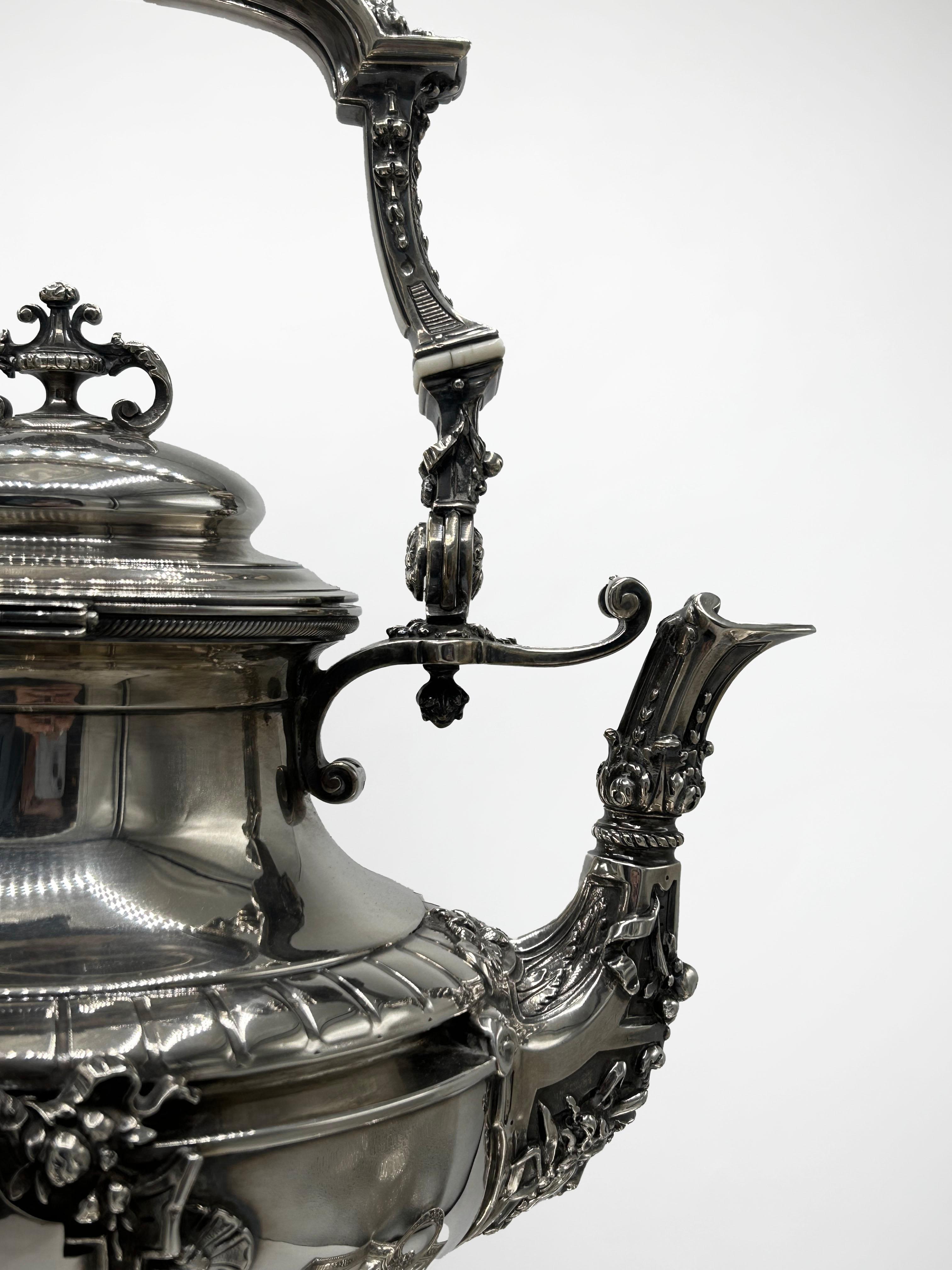 Service à thé et à café en argent du XIXe siècle par Alphonse Debain en vente 7