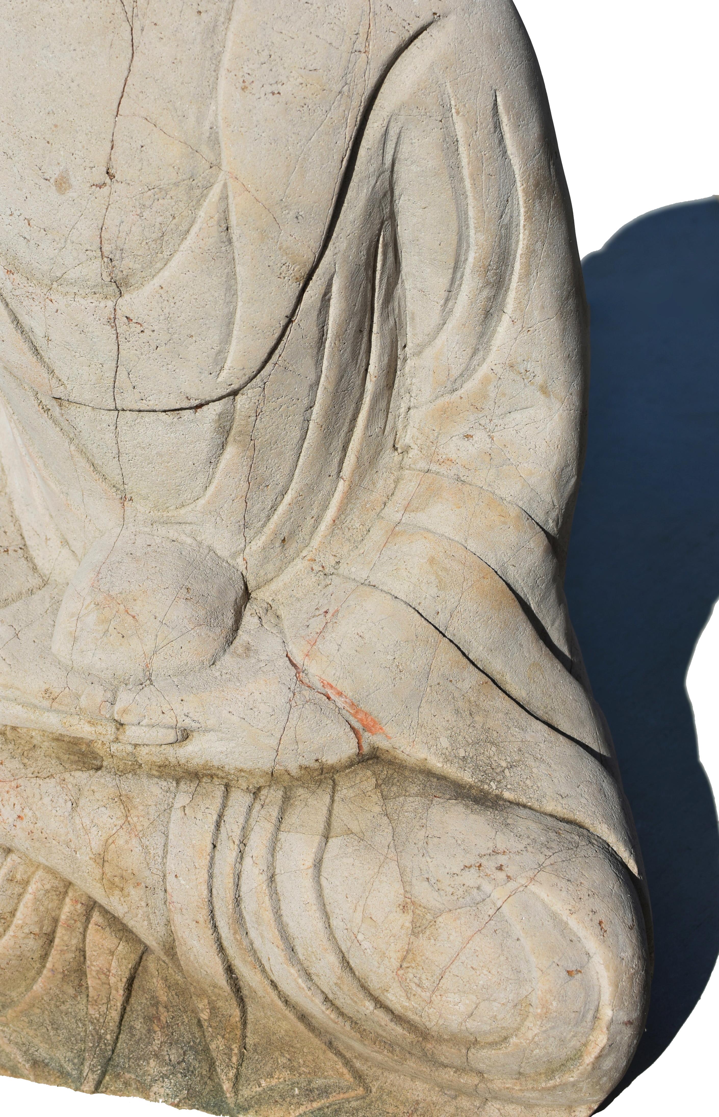 Amitabha-Buddha-Statue aus Stein aus dem 19. Jahrhundert im Angebot 6