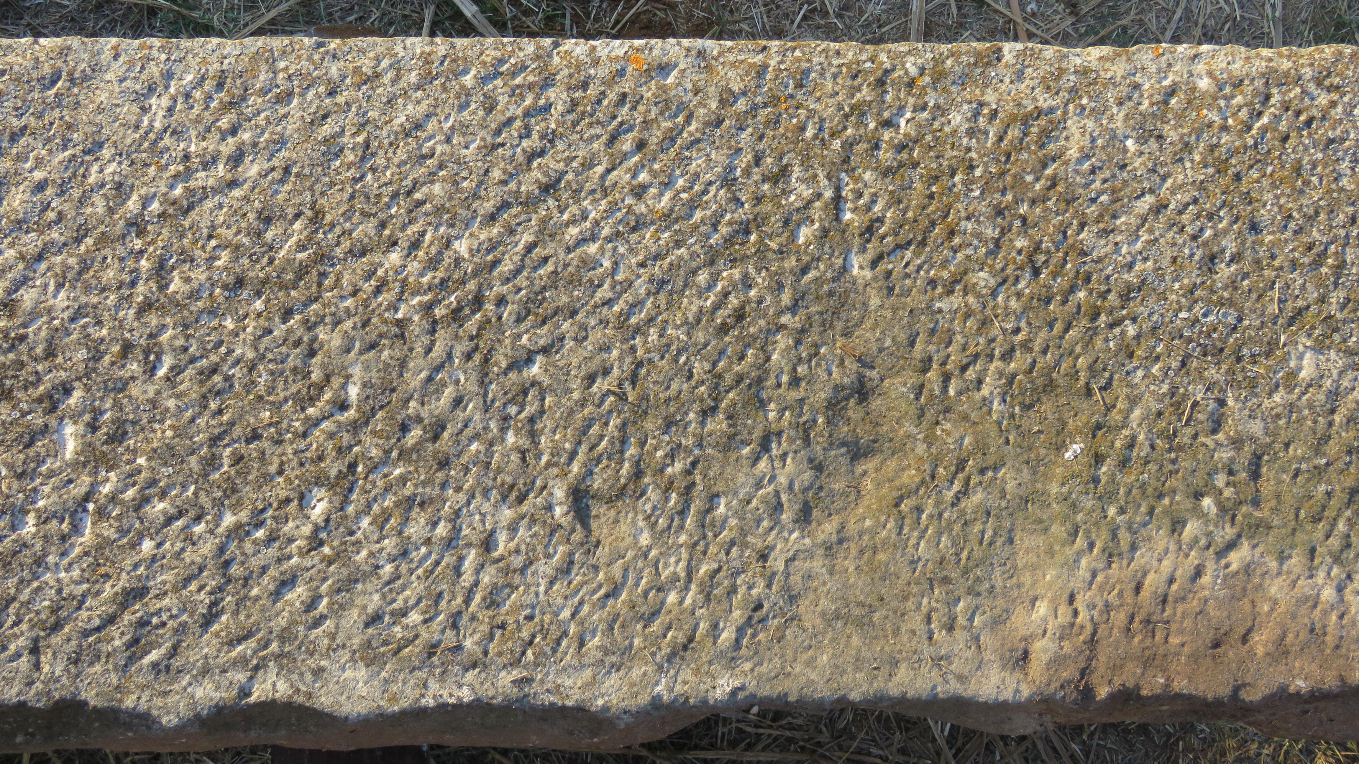 19th Century Stone Bench In Good Condition For Sale In Alella, ES