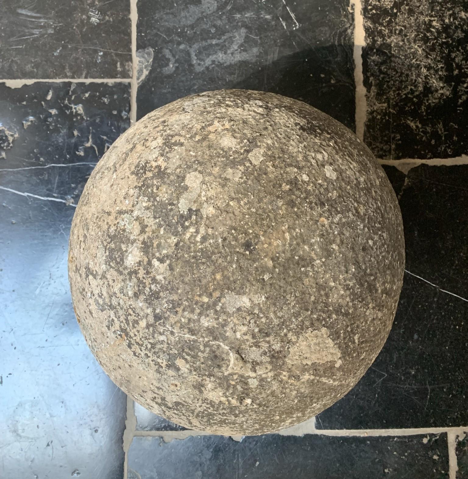 19th Century Stone Sphere In Good Condition In Vosselaar, BE