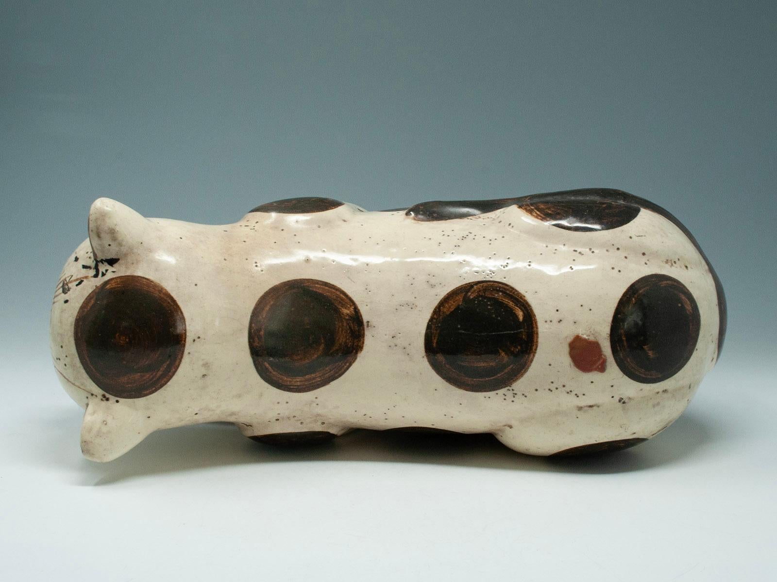 19th Century Stoneware Cat Pillow, China For Sale 1