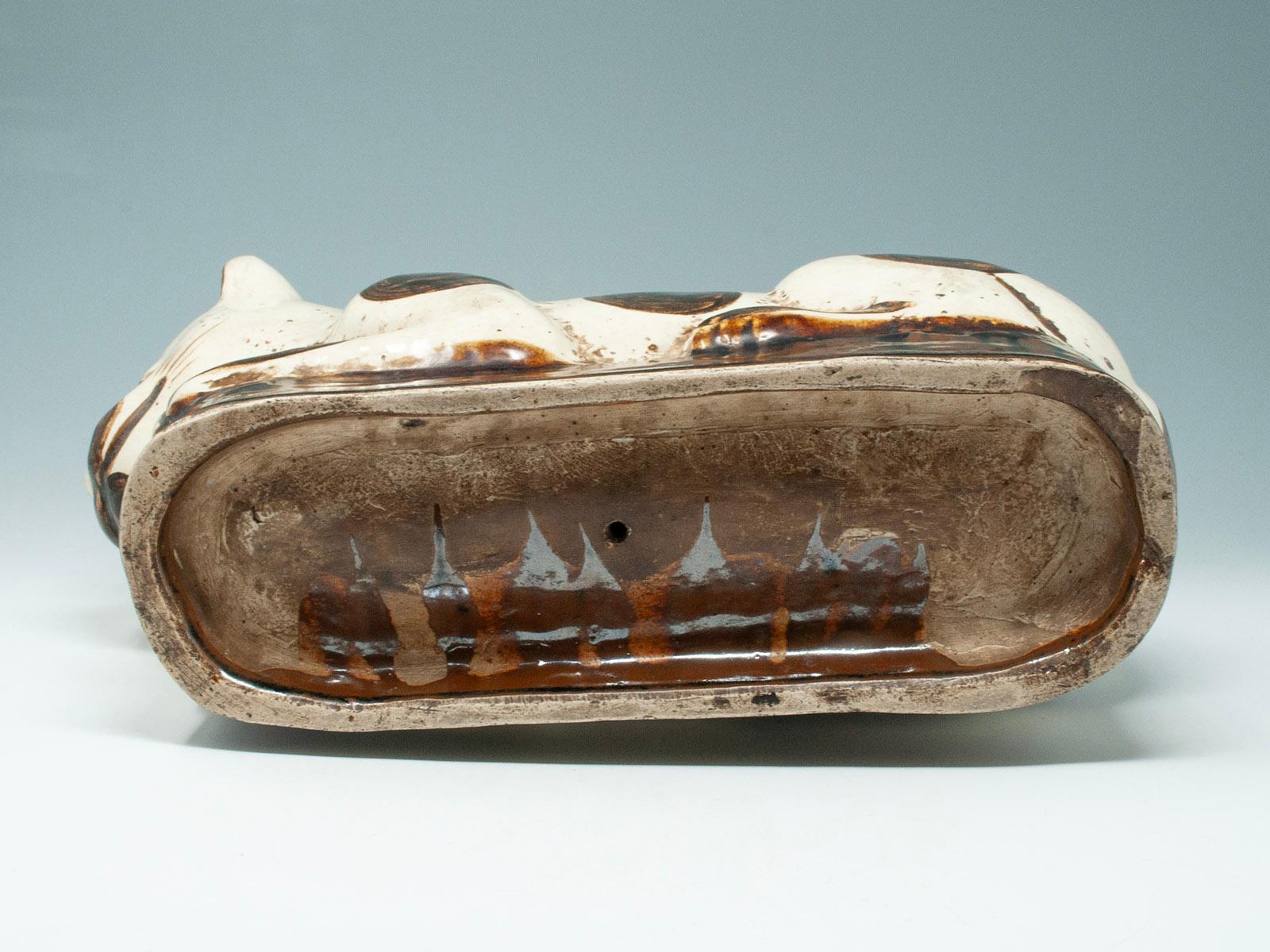 19th Century Stoneware Cat Pillow, China For Sale 2