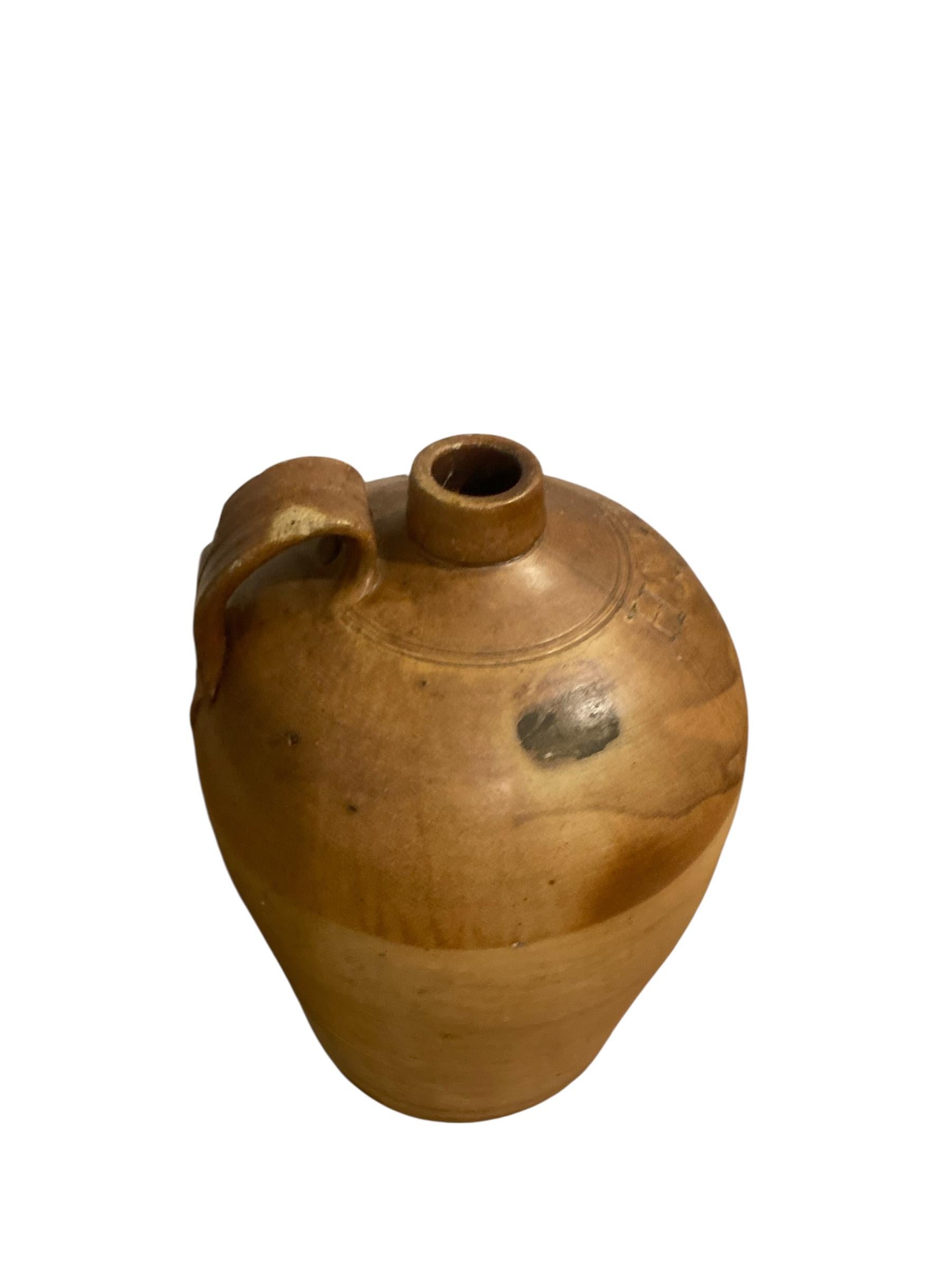 19th century stoneware salt glazed flagons stamped H & RR In Good Condition For Sale In Bishop's Stortford, GB