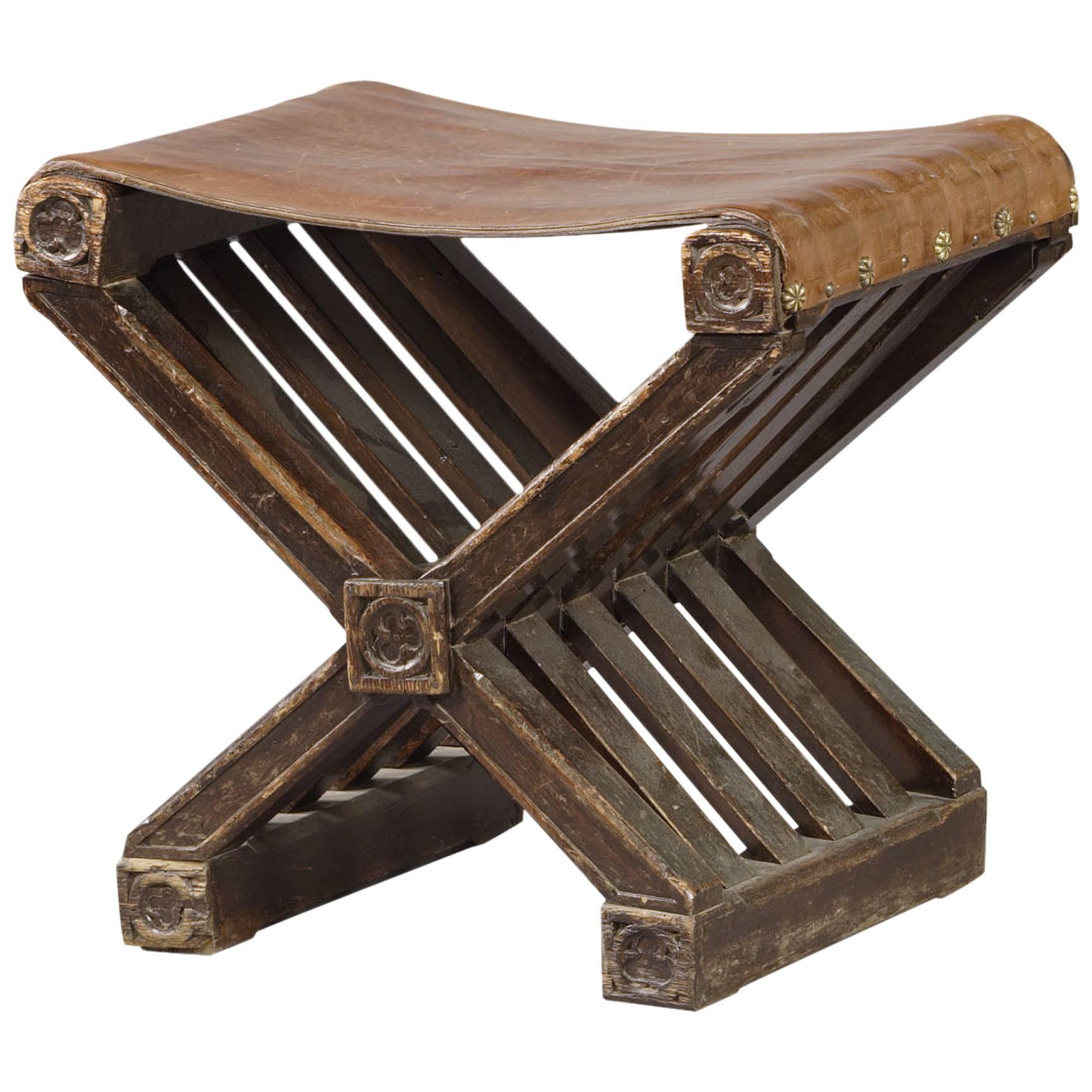 tabouret du 19ème siècle en style Renaissance