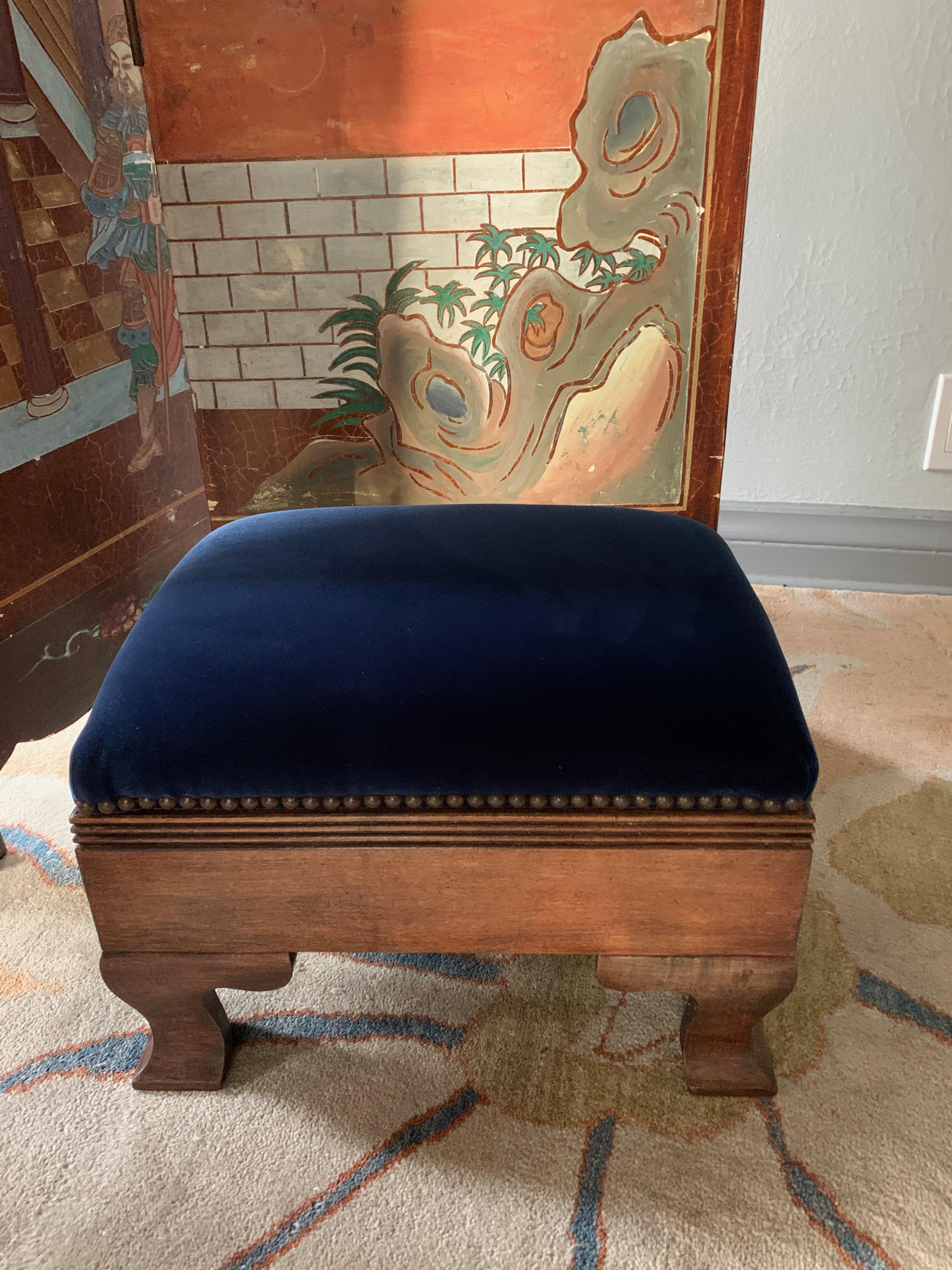 19th Century Stool Ottoman In Good Condition In Los Angeles, CA