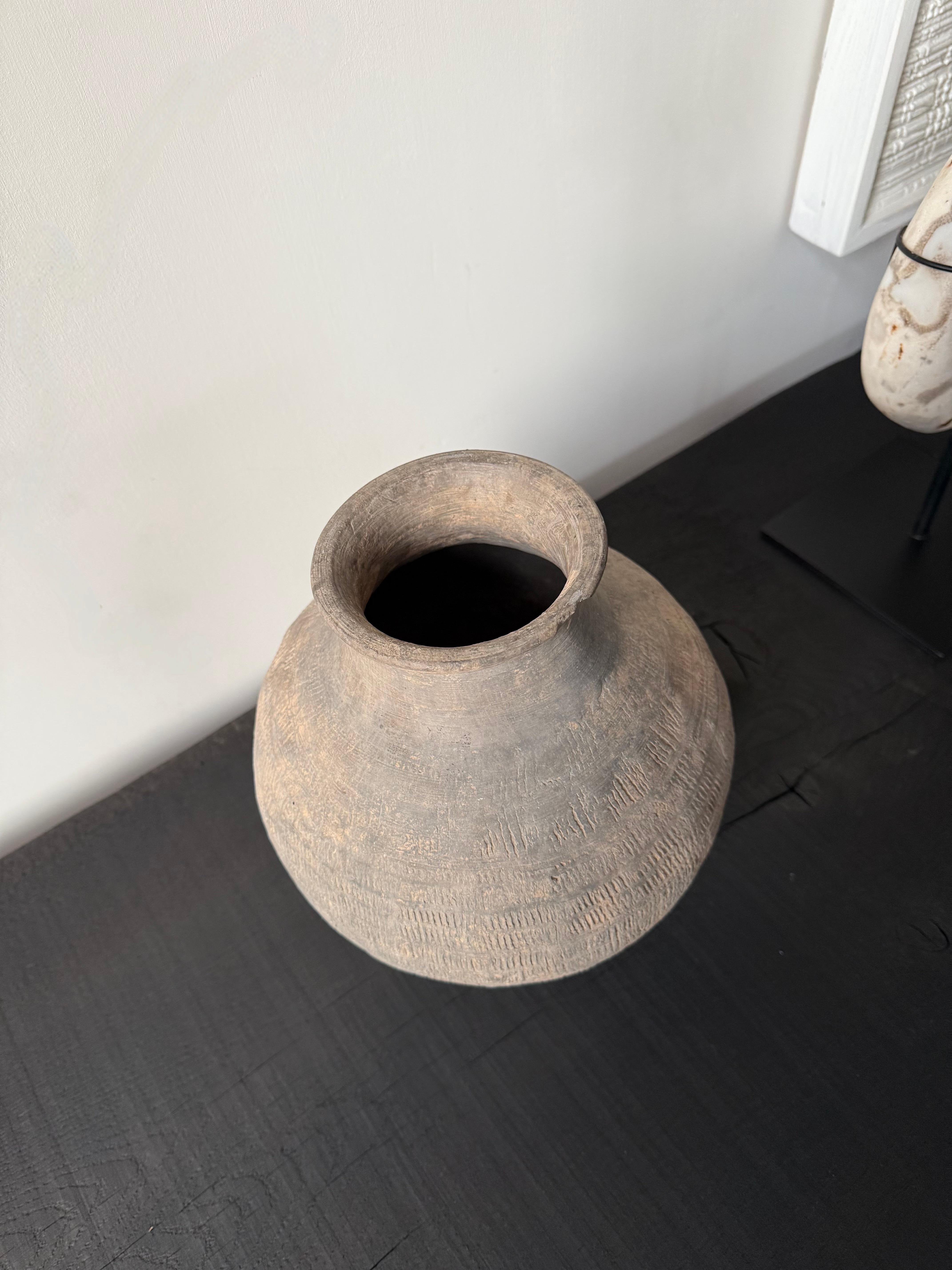 19th Century Storage Vase For Sale 2