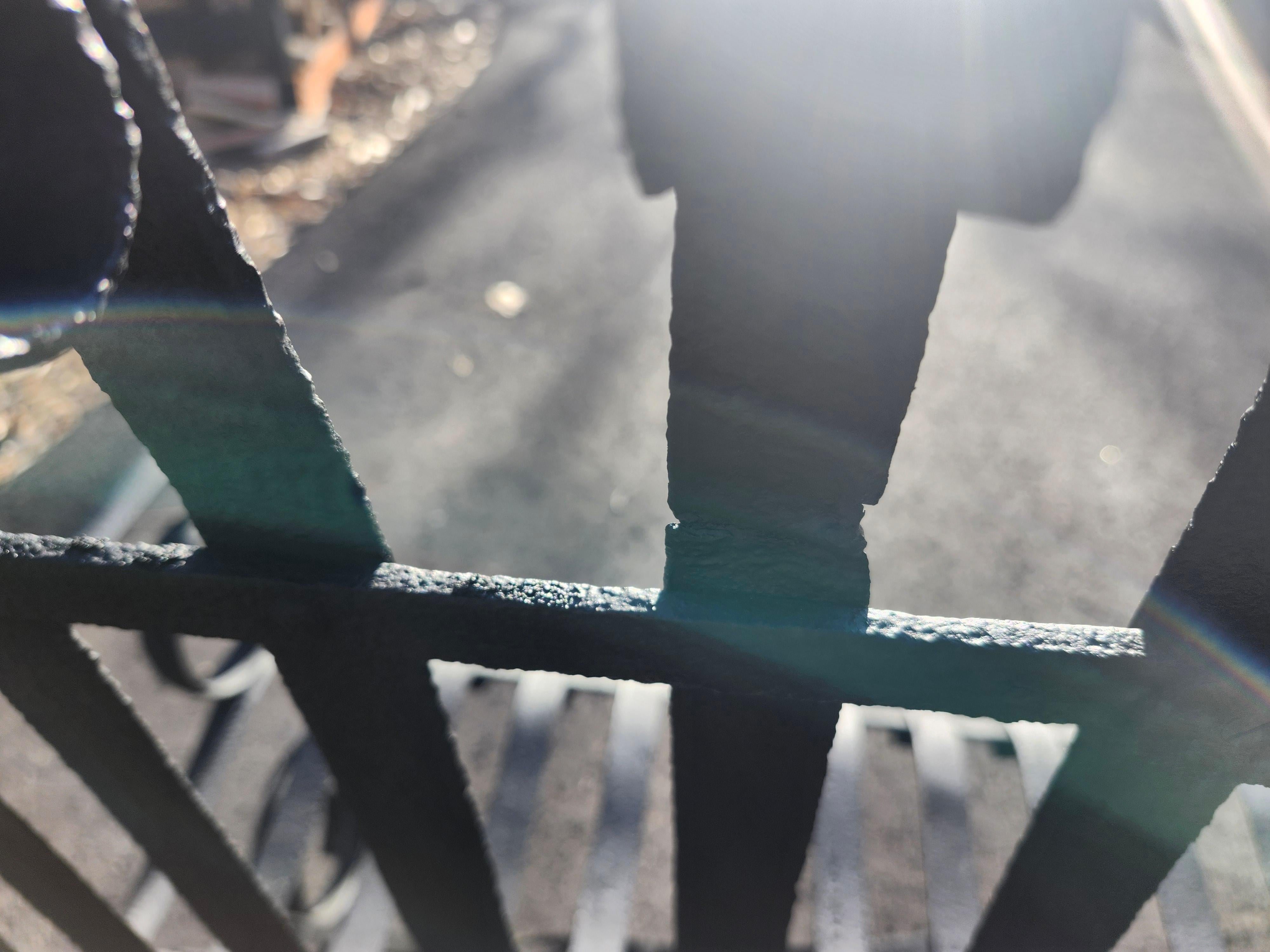 Gartenbank aus Eisen mit Riemen aus dem 19. Jahrhundert, Cincinnati Iron Works zugeschrieben im Angebot 9