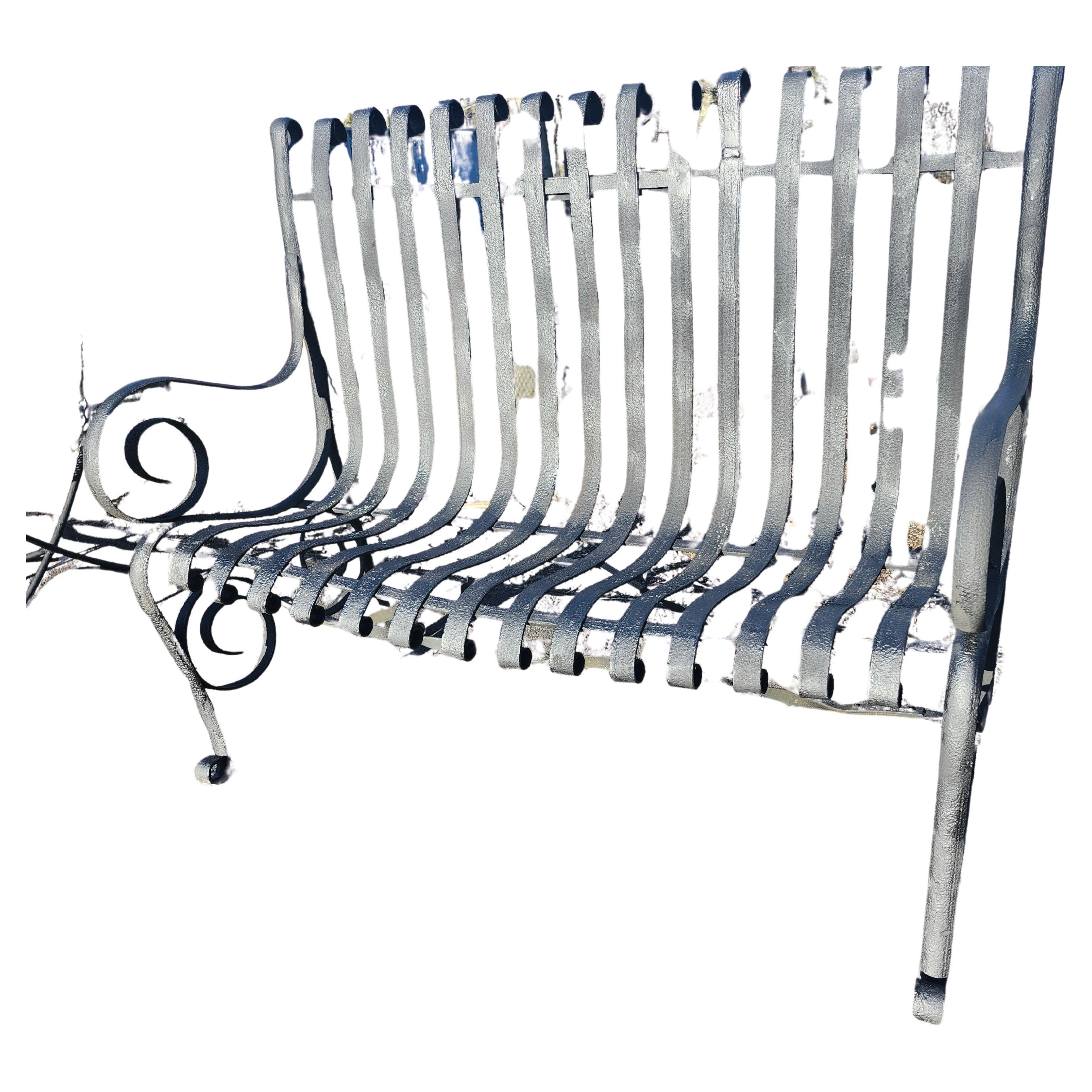 Gartenbank aus Eisen mit Riemen aus dem 19. Jahrhundert, Cincinnati Iron Works zugeschrieben (Spätes 19. Jahrhundert) im Angebot
