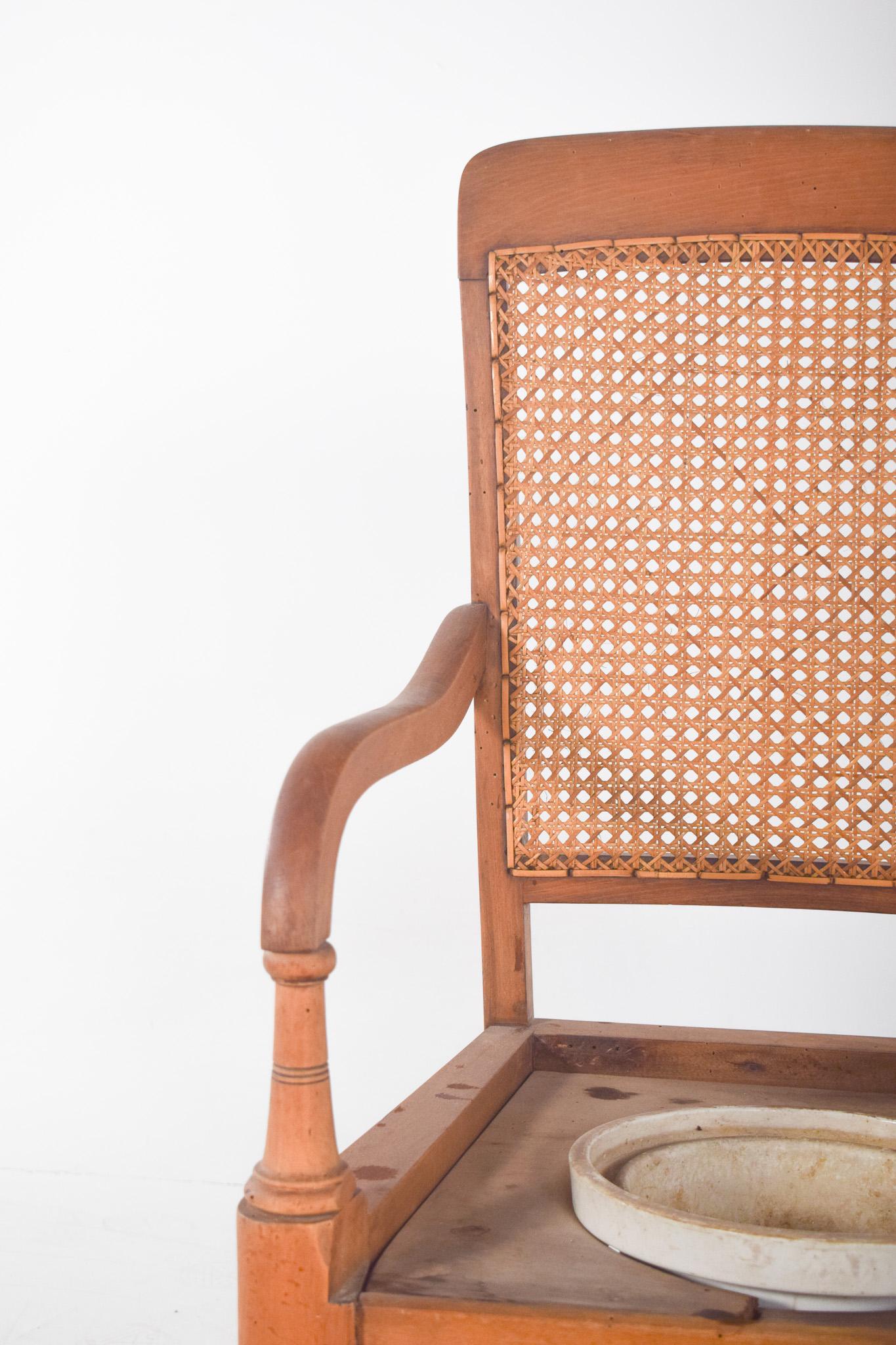 Chaise en paille du 19e siècle avec dossier en paille État moyen - En vente à Lisboa, Lisboa