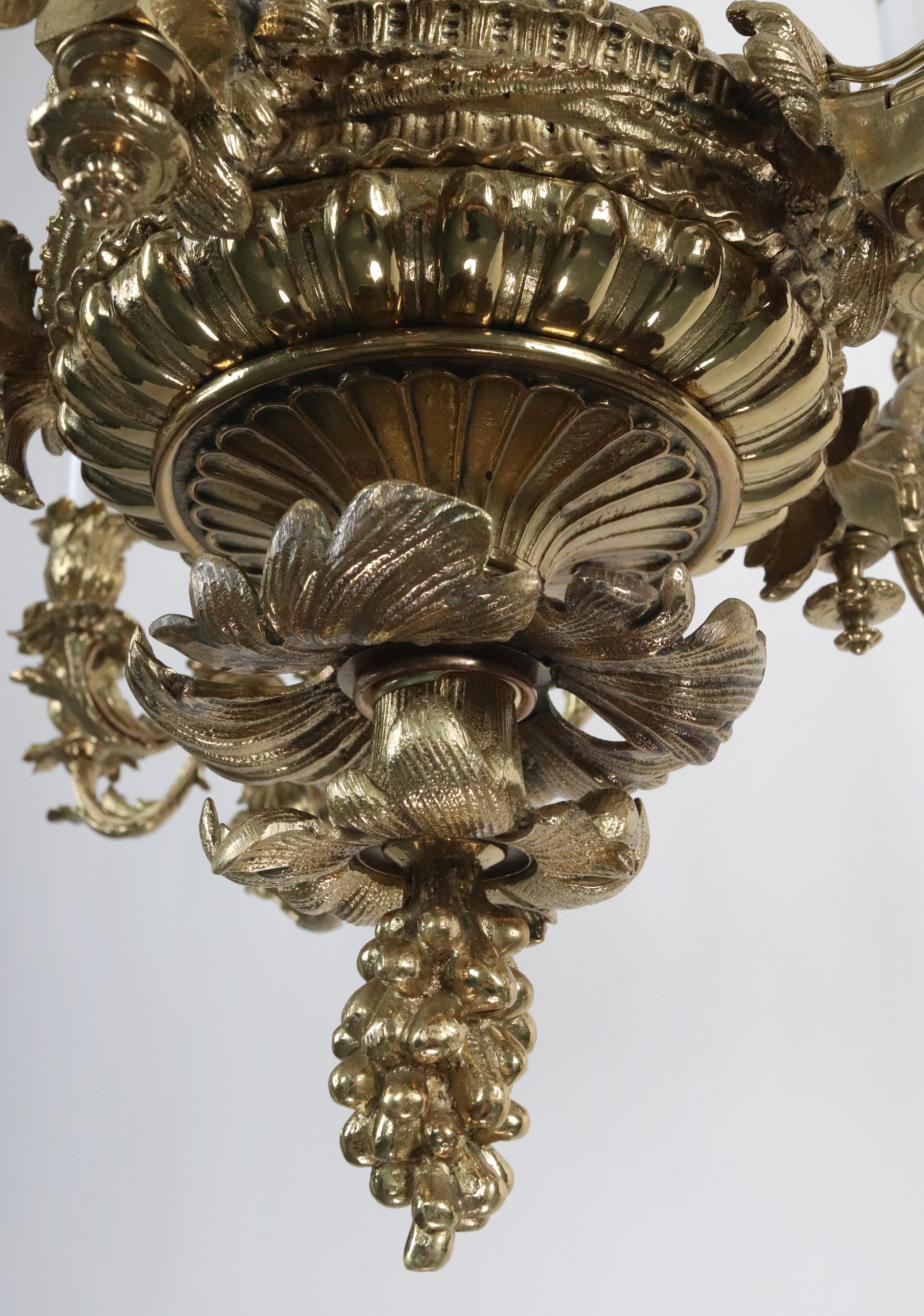 Lampadario in bronzo rinascimentale francese del XIX secolo in vendita 1