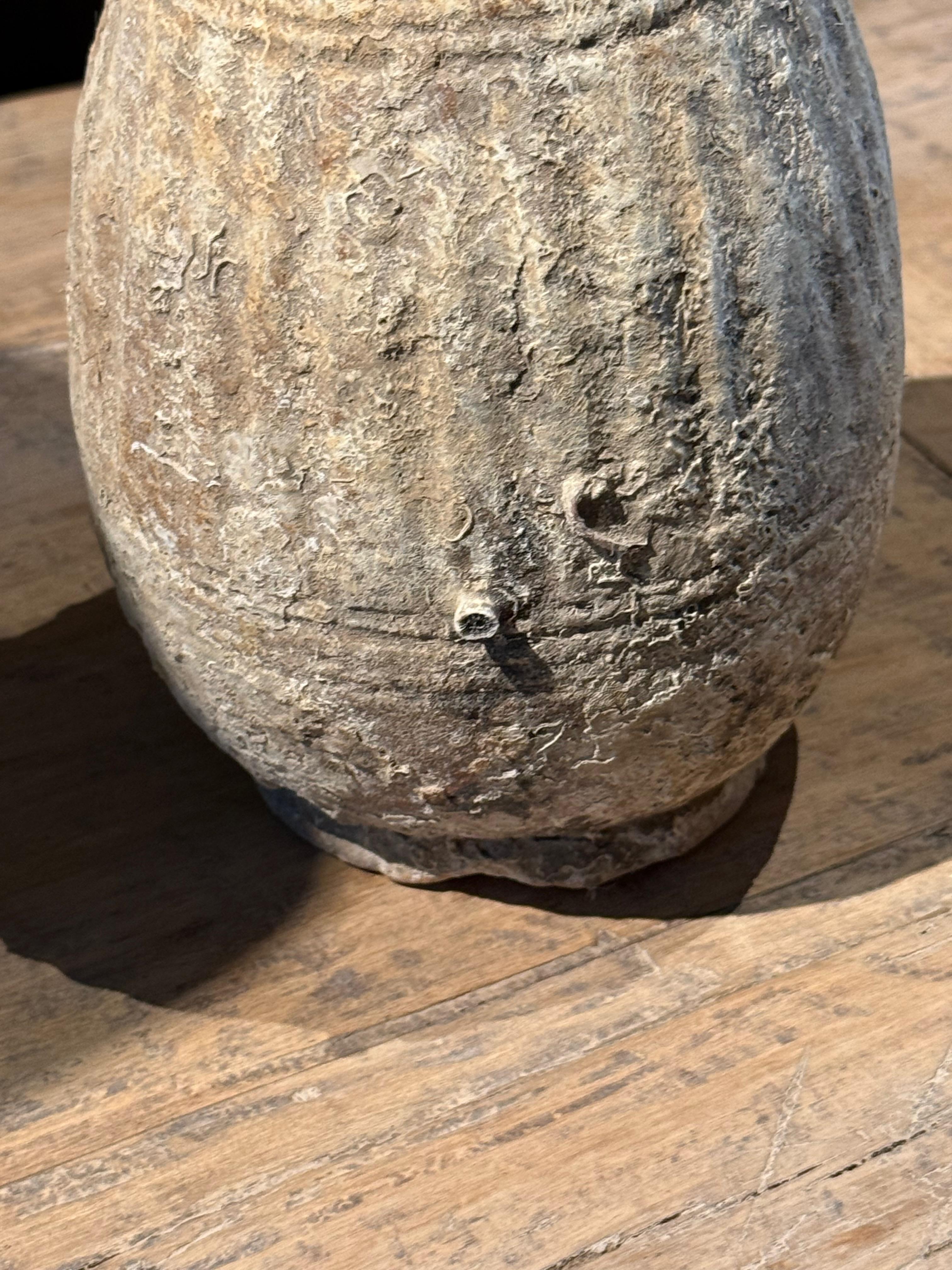 XIXe siècle Bouteille de médicaments du 19e siècle provenant de l'épave du navire Sukhothai, Thaïlande en vente