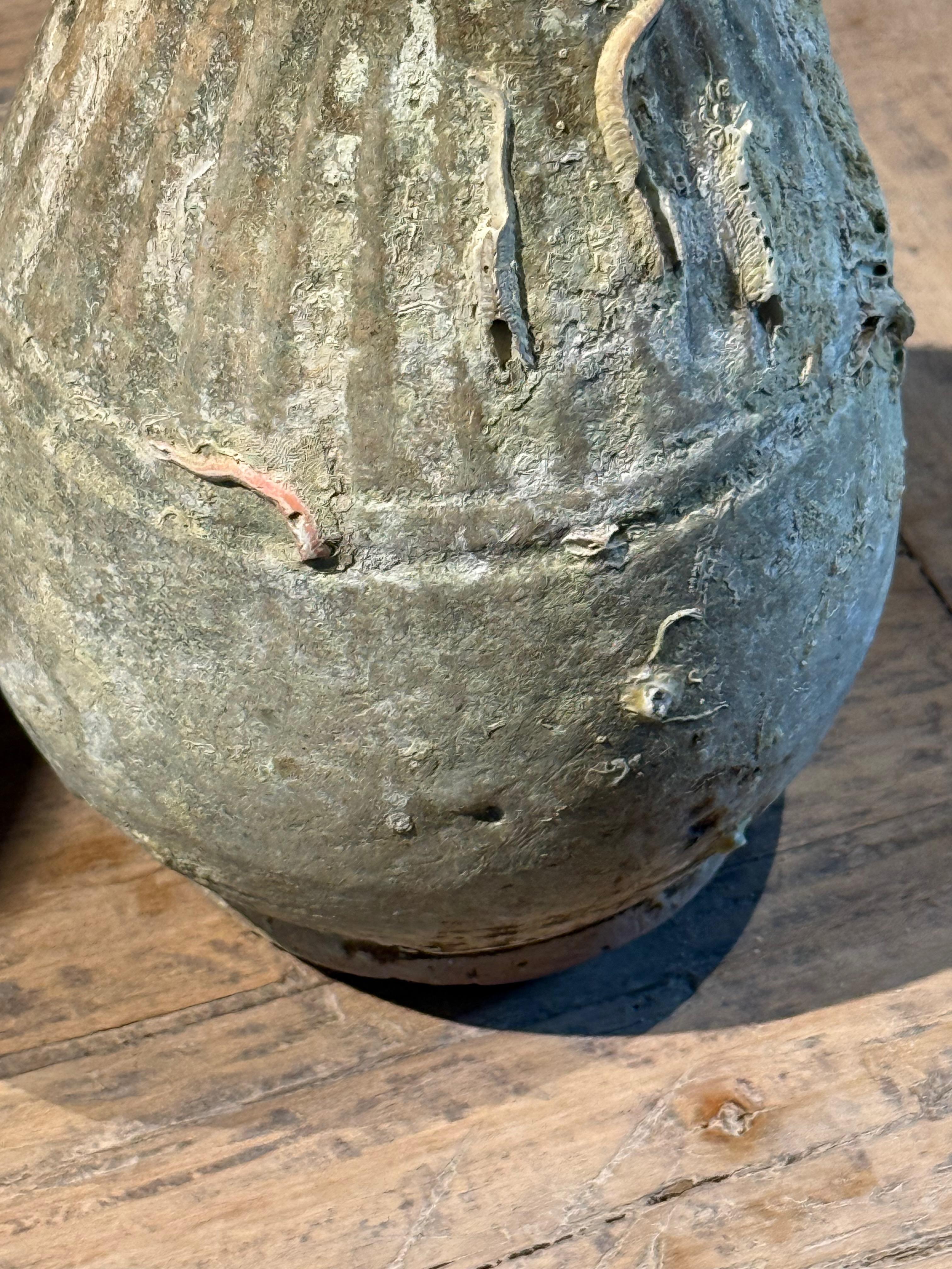 Céramique Bouteille de médicaments du 19e siècle provenant de l'épave du navire Sukhothai, Thaïlande en vente