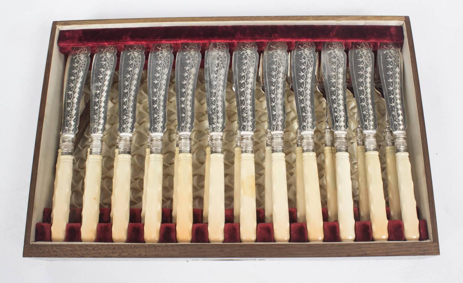 19th Century Superb Victorian 57 Piece Fish and Dessert Canteen Cutlery In Excellent Condition In London, GB