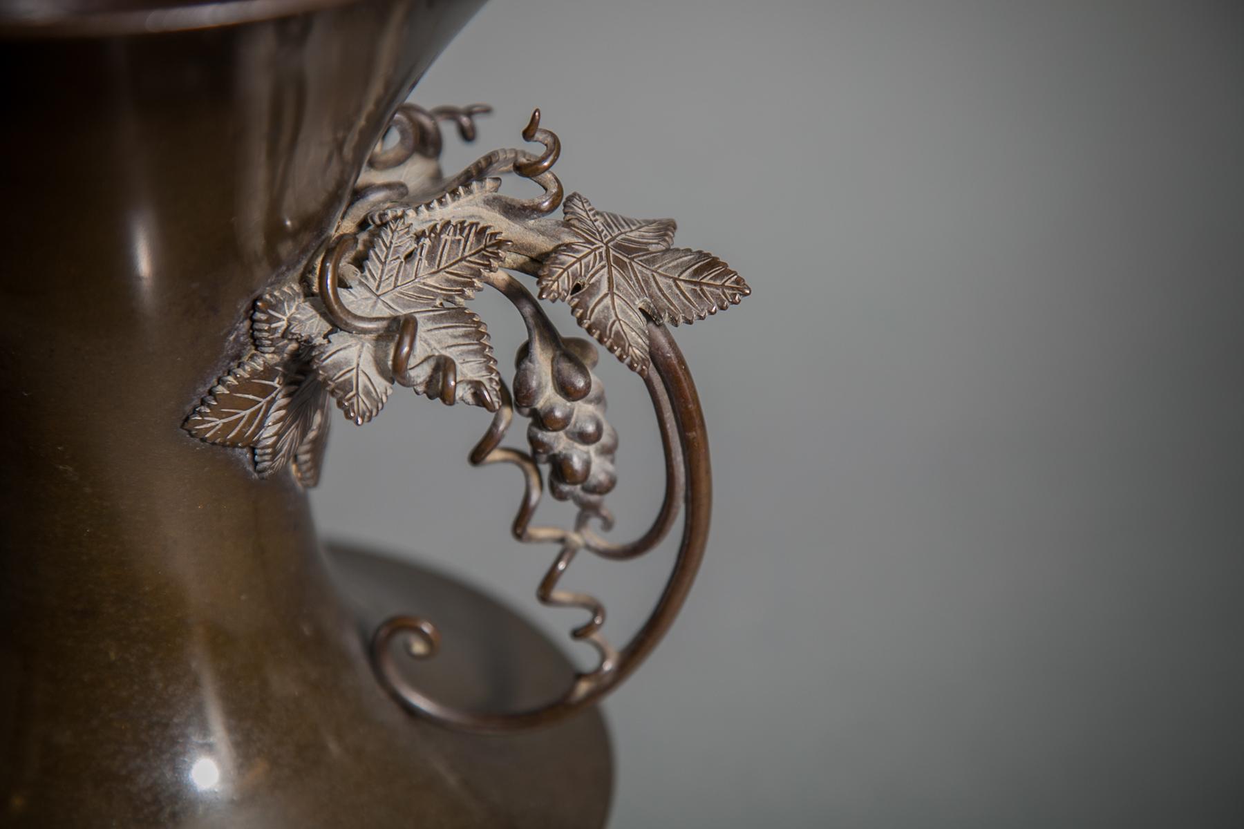 19th Century Superior Quality Japanese Bronze Vase with Grape Vine Handles In Good Condition For Sale In Hudson, NY