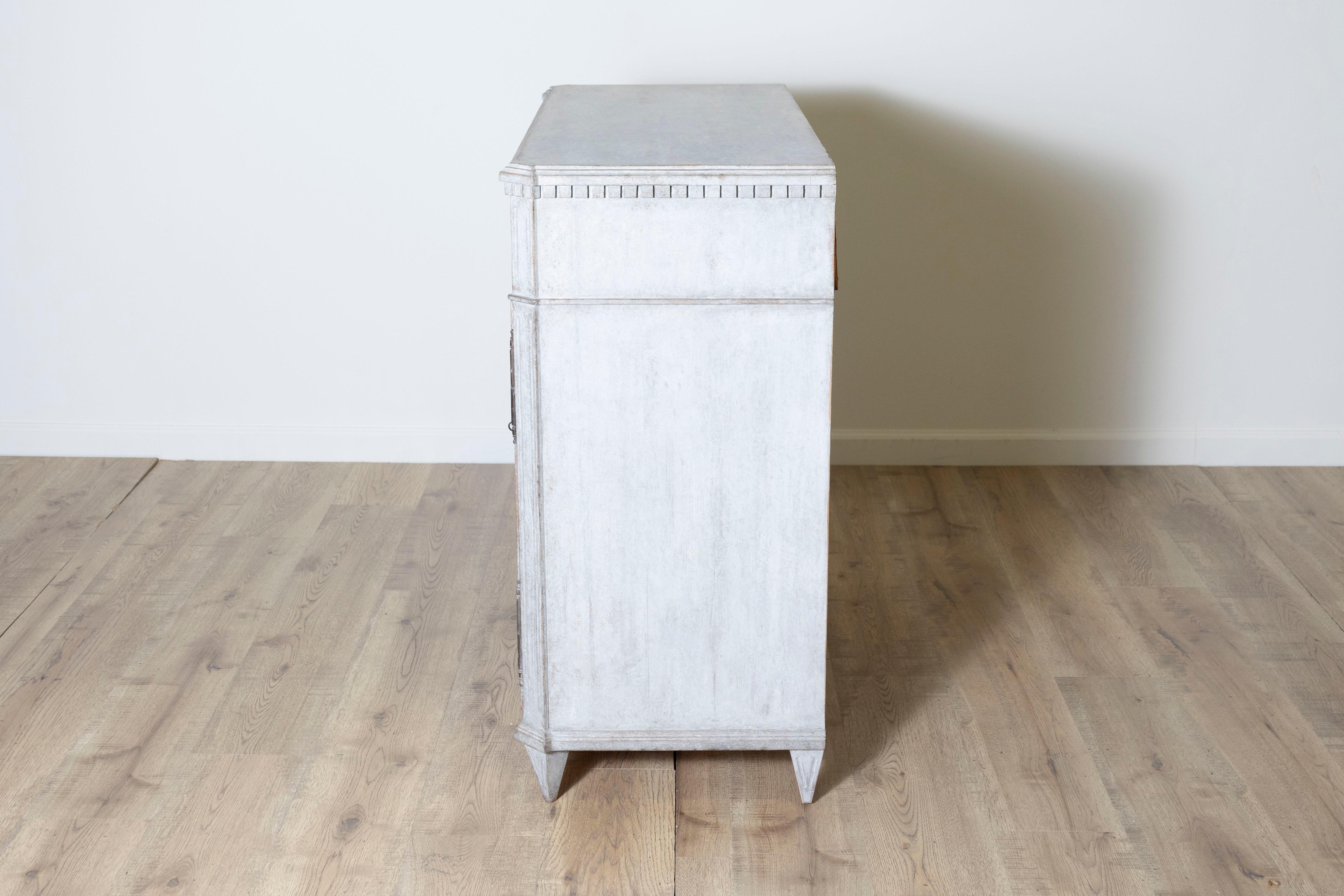 Credenza svedese del XIX secolo Circa 1870 In condizioni buone in vendita a Atlanta, GA