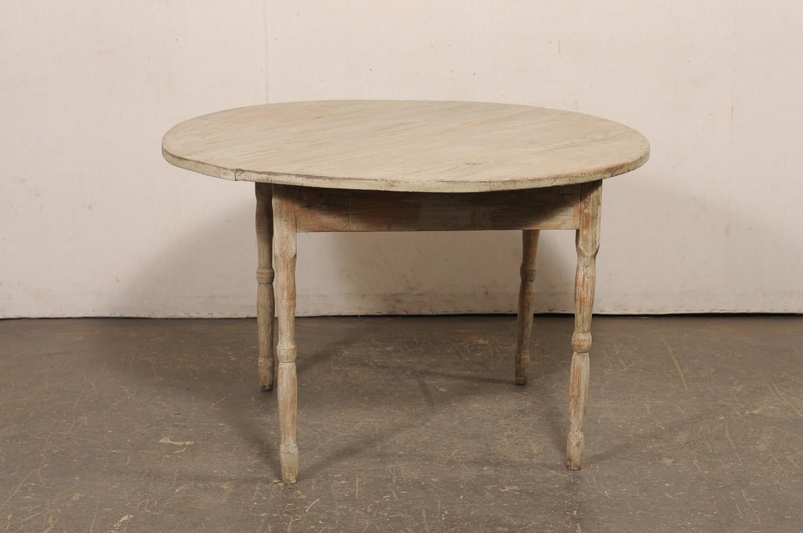 19th Century Swedish 4 ft Diameter Top Round-to-Demi Drop-Leaf Table For Sale 4