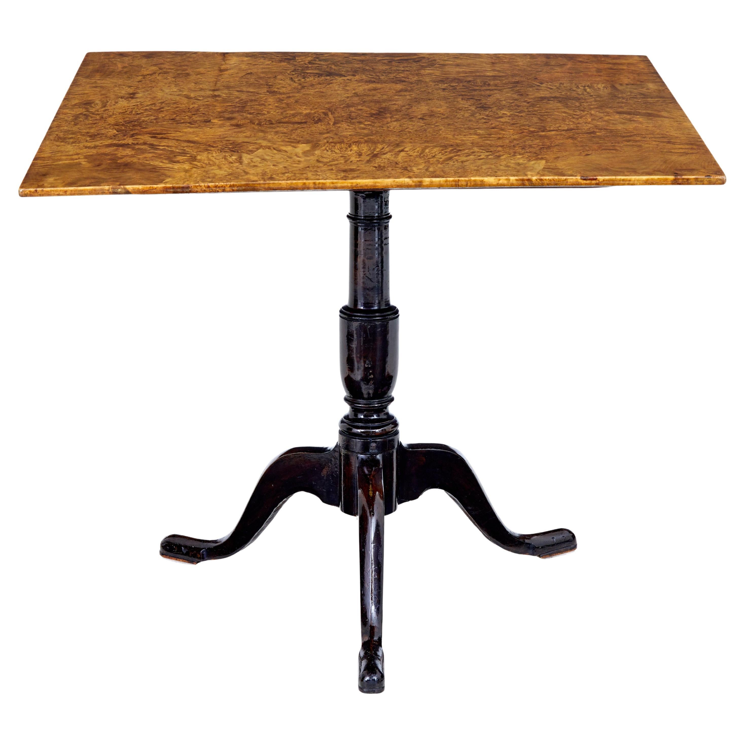 Table à plateau basculant carré en aulne suédois du XIXe siècle