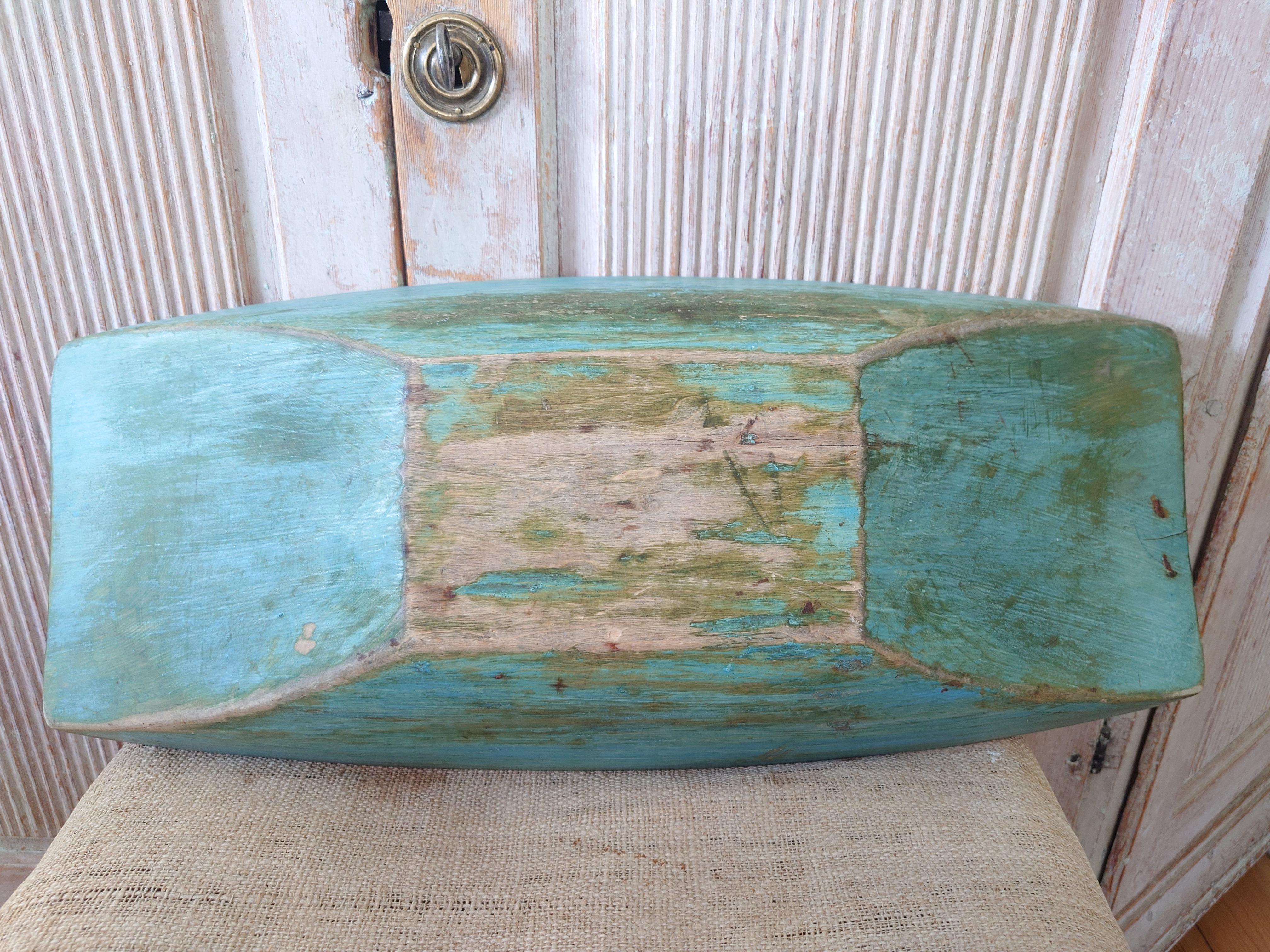 19th Century Swedish antique genuine country Folk Art wooden trough / bowl For Sale 5