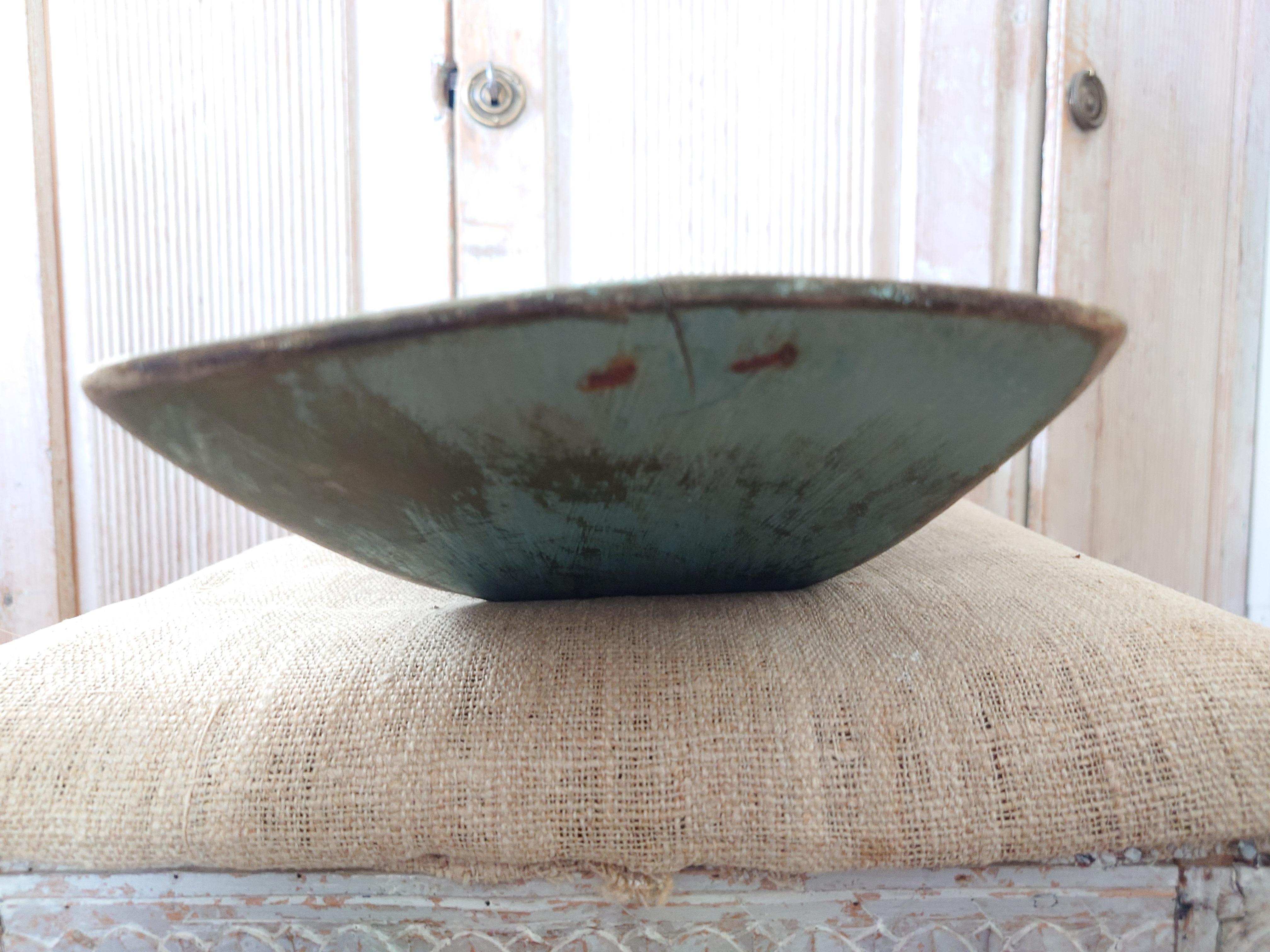 19th Century Swedish antique genuine country Folk Art wooden trough / bowl In Good Condition For Sale In Boden, SE