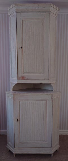 19th Century Swedish Antique Gustavian Cabinet with Original Paint