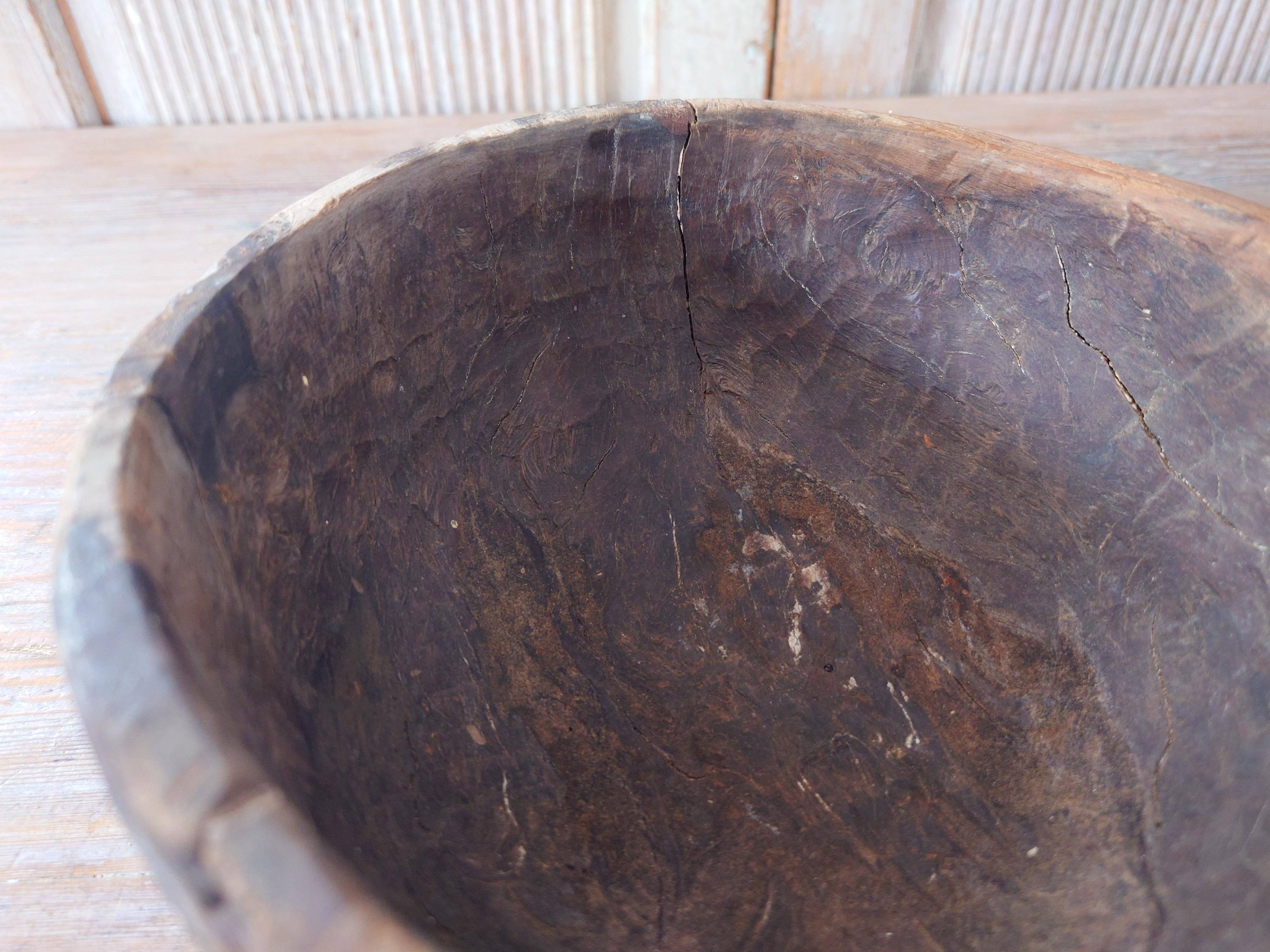 Ciotola in legno svedese del 19° secolo Raro Unico Rustico Folk Art datata 1864 in vendita 2