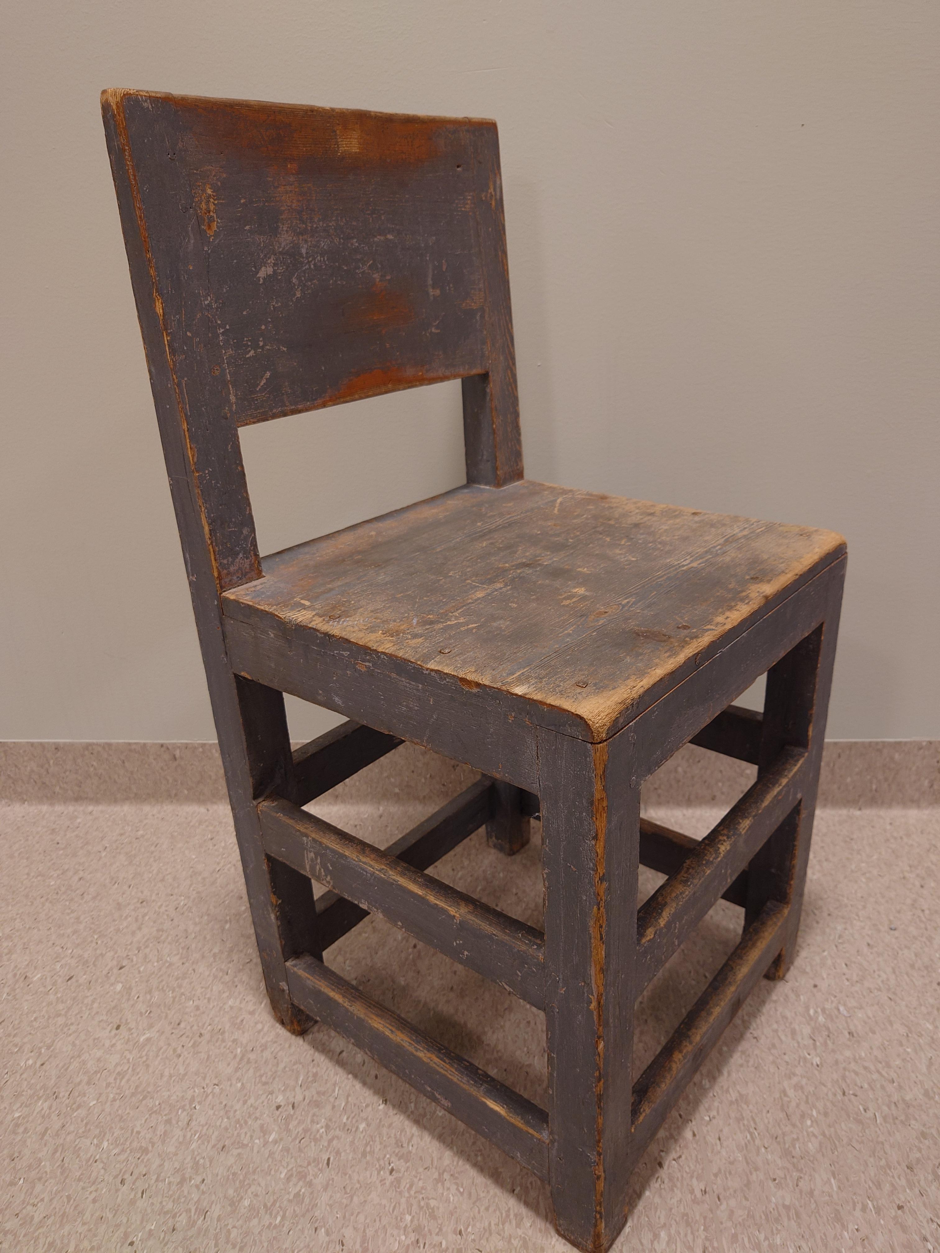 Schwedischer antiker rustikaler Stuhl im Barockstil des 19. Jahrhunderts mit Originalfarbe im Angebot 4