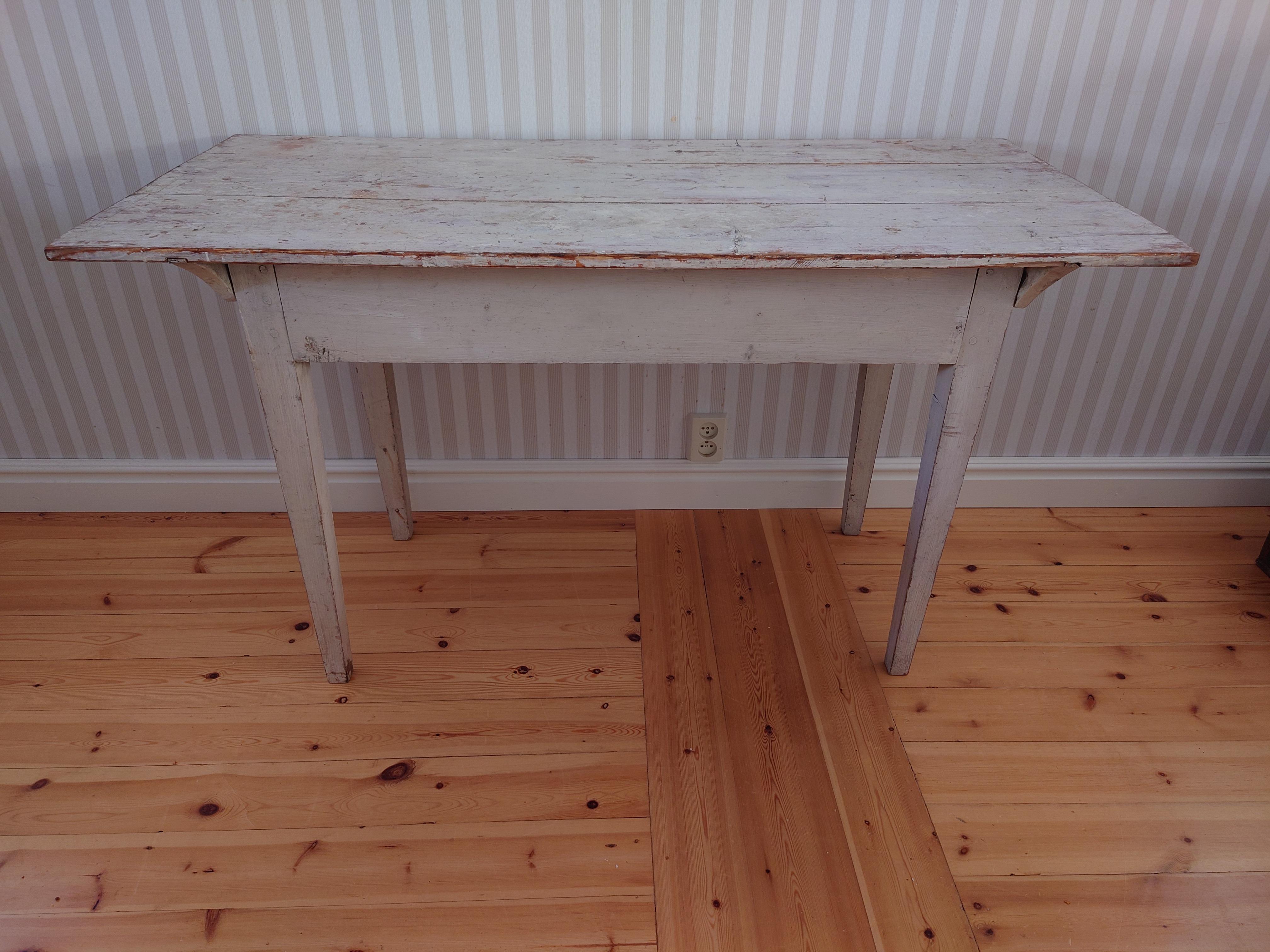  Early 19th Century Swedish antique Rustic Gustavian Provincial table from Skellefteå Västerbotten,Northern Sweden.
The table has untouched original paint.
The table is easy to place &,looks beautiful with your favorite things on it.
Good antique