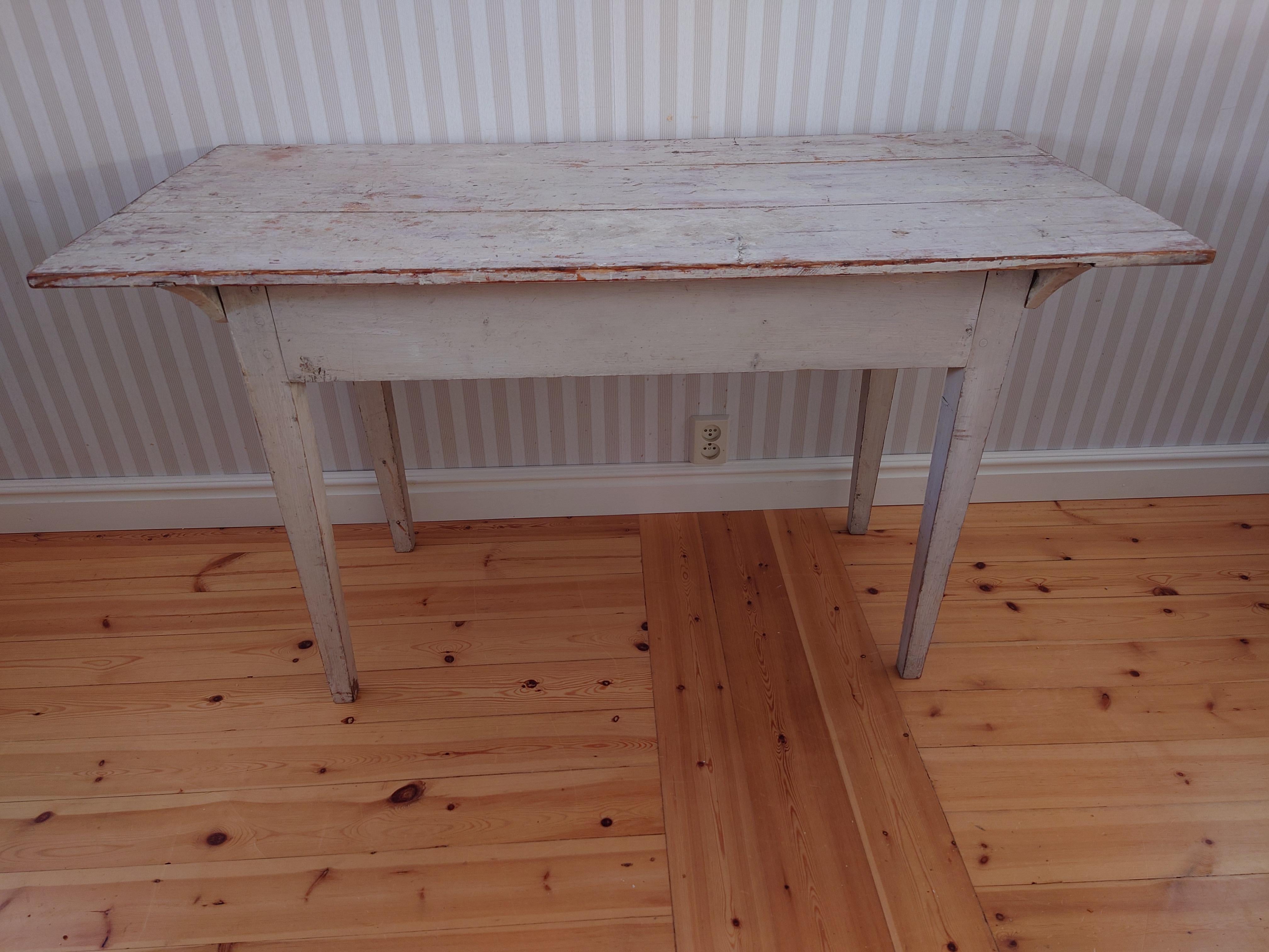 19th Century Swedish Antique Rustic  Console table with original paint  In Good Condition For Sale In Boden, SE