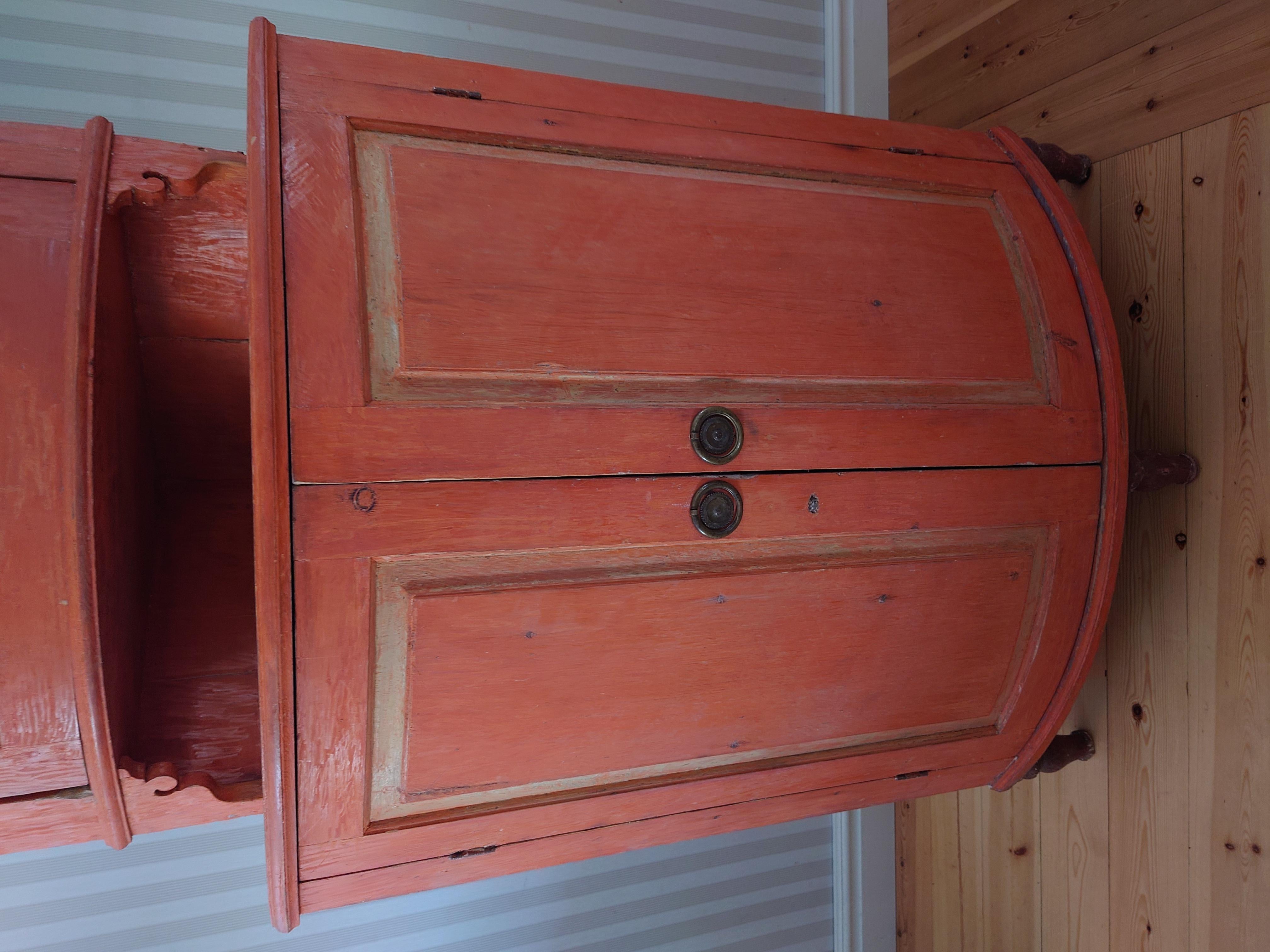 19th Century Swedish Ántique Rustic Corner Cabinet with Original Paint For Sale 6