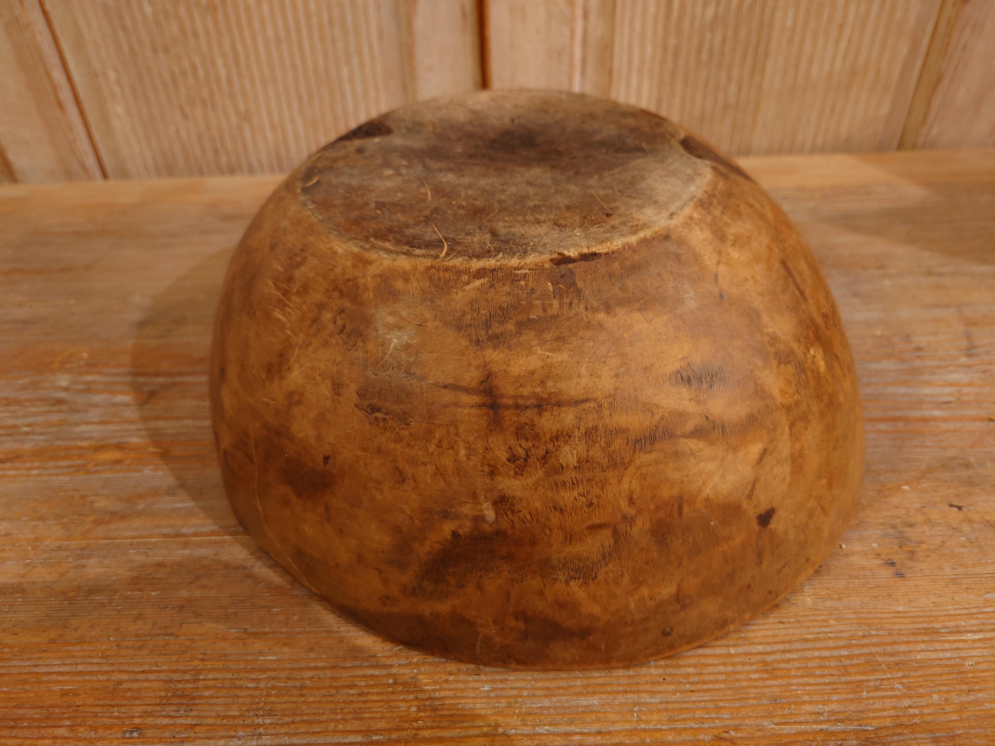 19th Century, Swedish, Antique Rustic Folk Art Wooden Bowl with Nice Patina For Sale 2