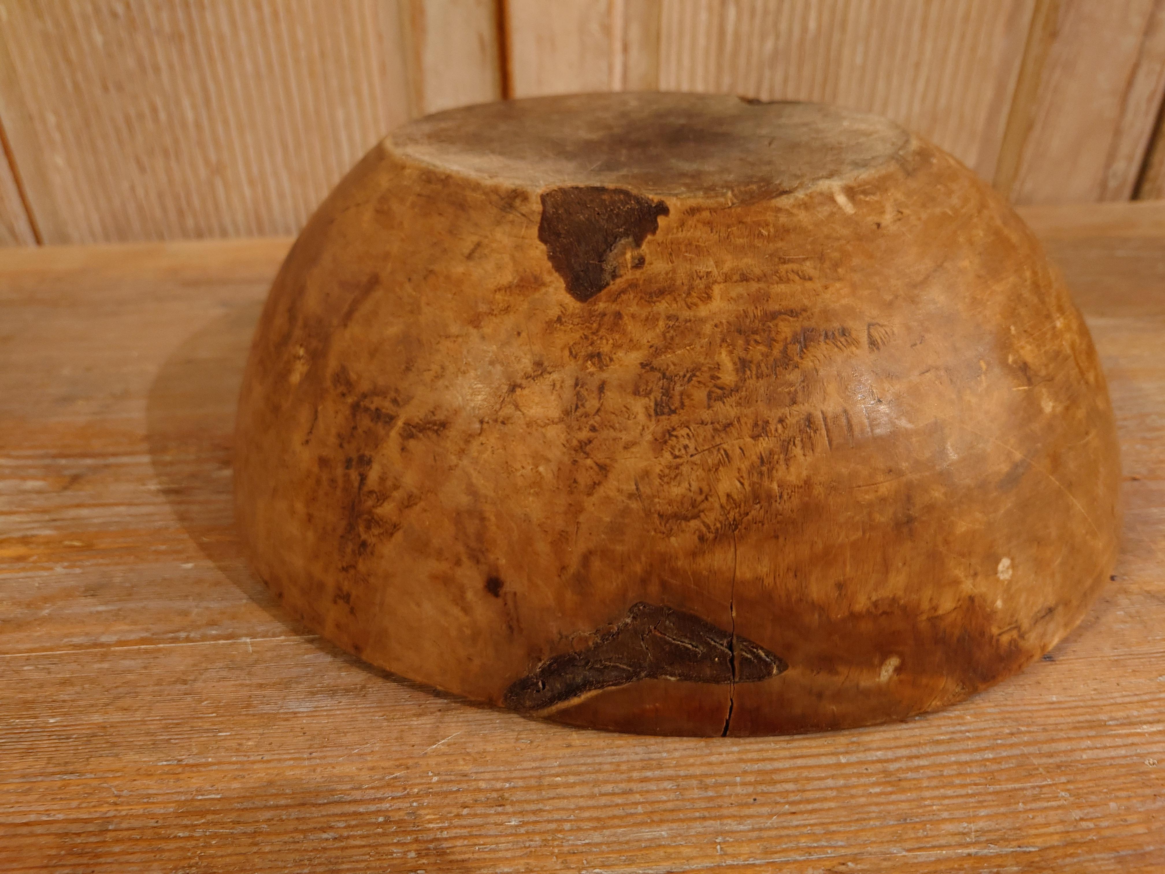 19th Century, Swedish, Antique Rustic Folk Art Wooden Bowl with Nice Patina For Sale 3