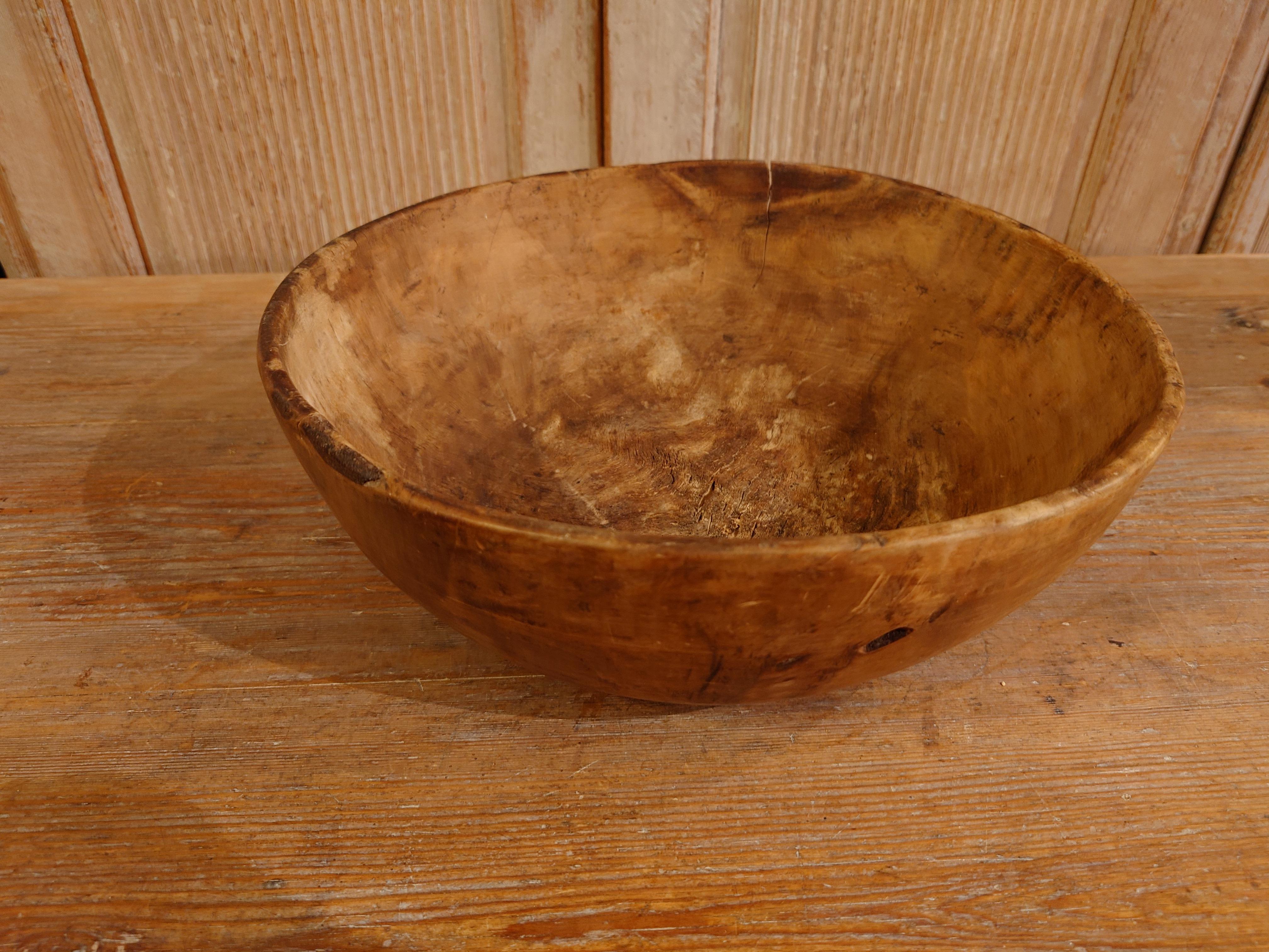 19th Century, Swedish, Antique Rustic Folk Art Wooden Bowl with Nice Patina For Sale 4