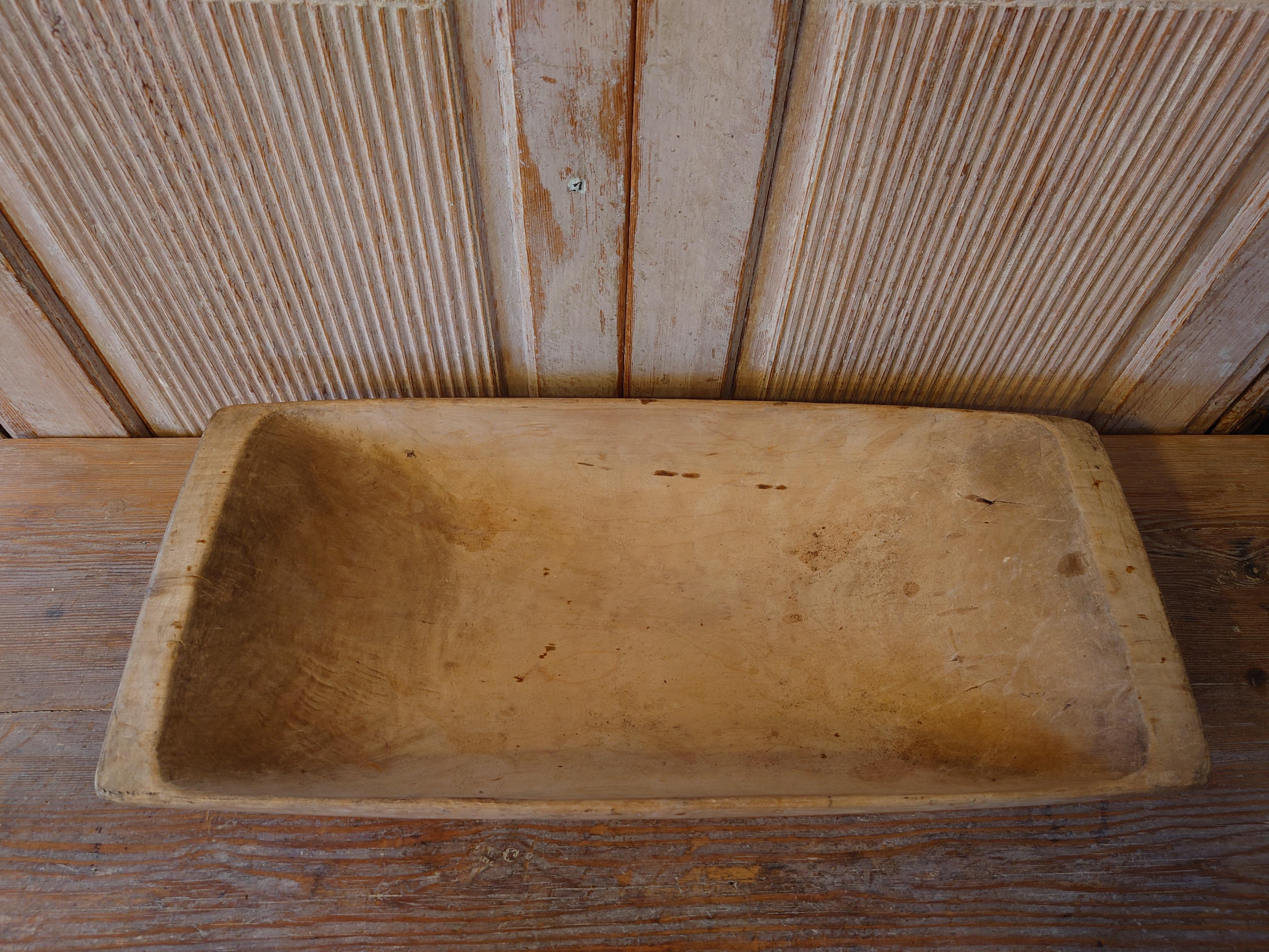 19th Century Swedish  Antique Rustic Folk Art Wooden Trough/ Serving Bowl  In Good Condition For Sale In Boden, SE