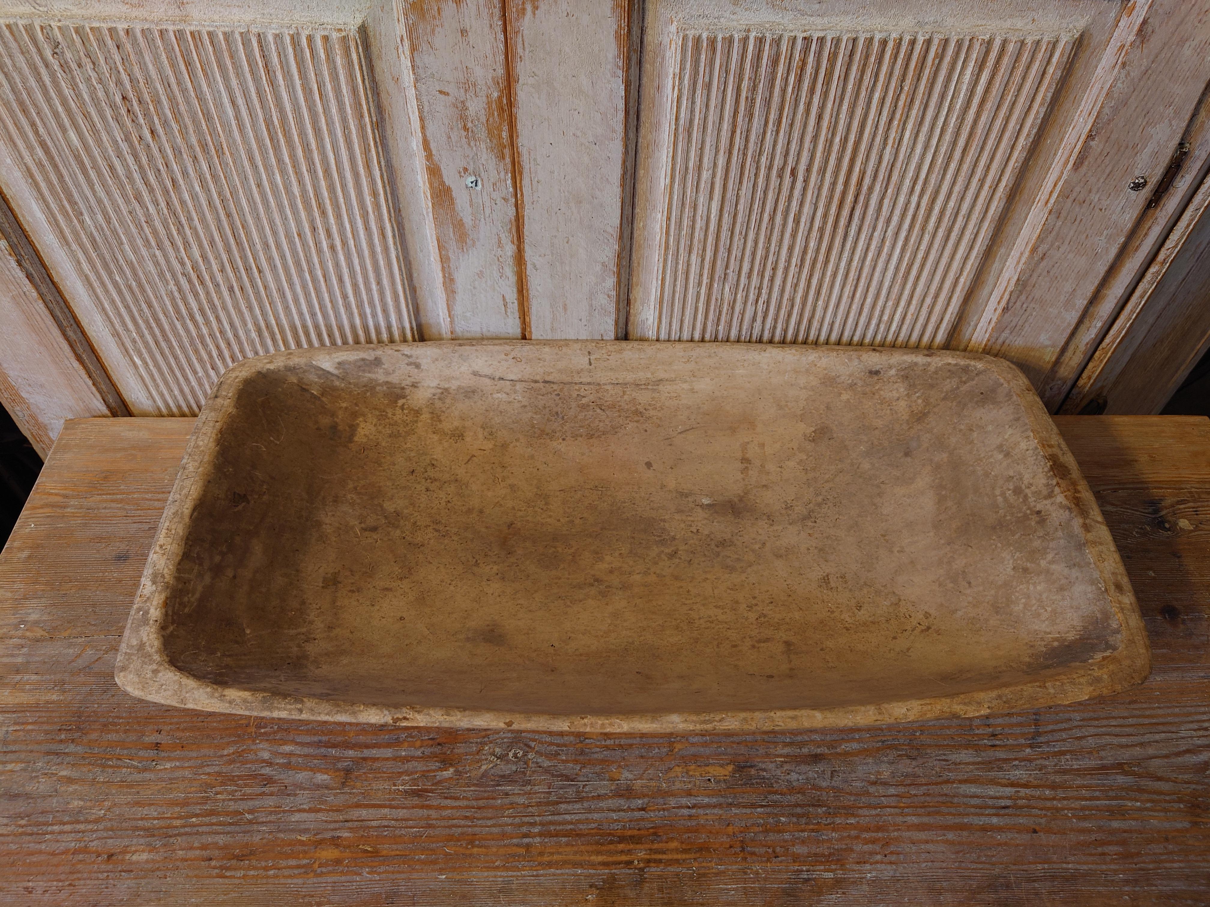 19th Century Swedish  Antique Rustic Folk Art Wooden Trough/ Serving Bowl In Good Condition For Sale In Boden, SE