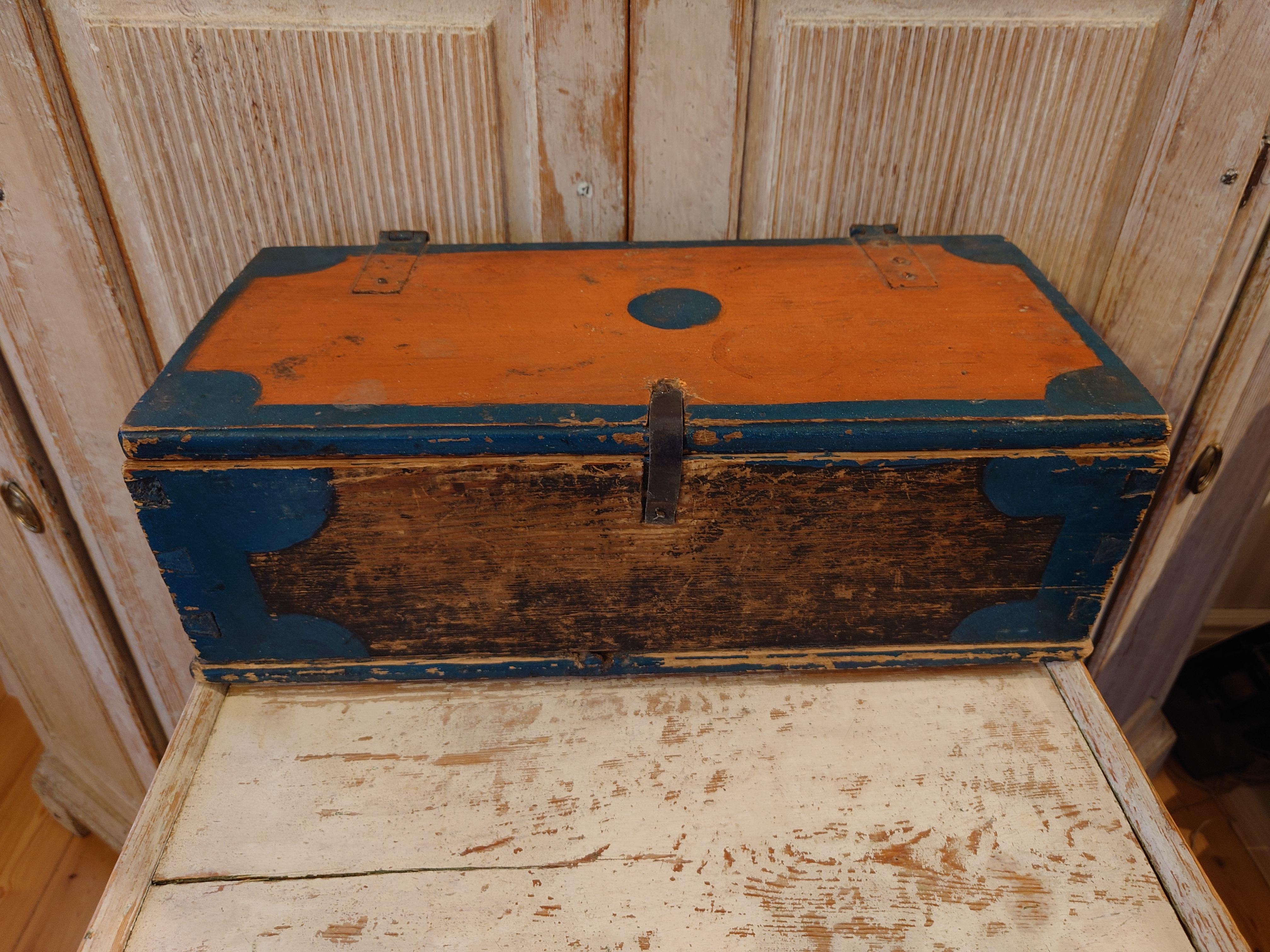 19th Century Swedish Antique Rustic Folkart Chest / Box with Original Paint For Sale 7
