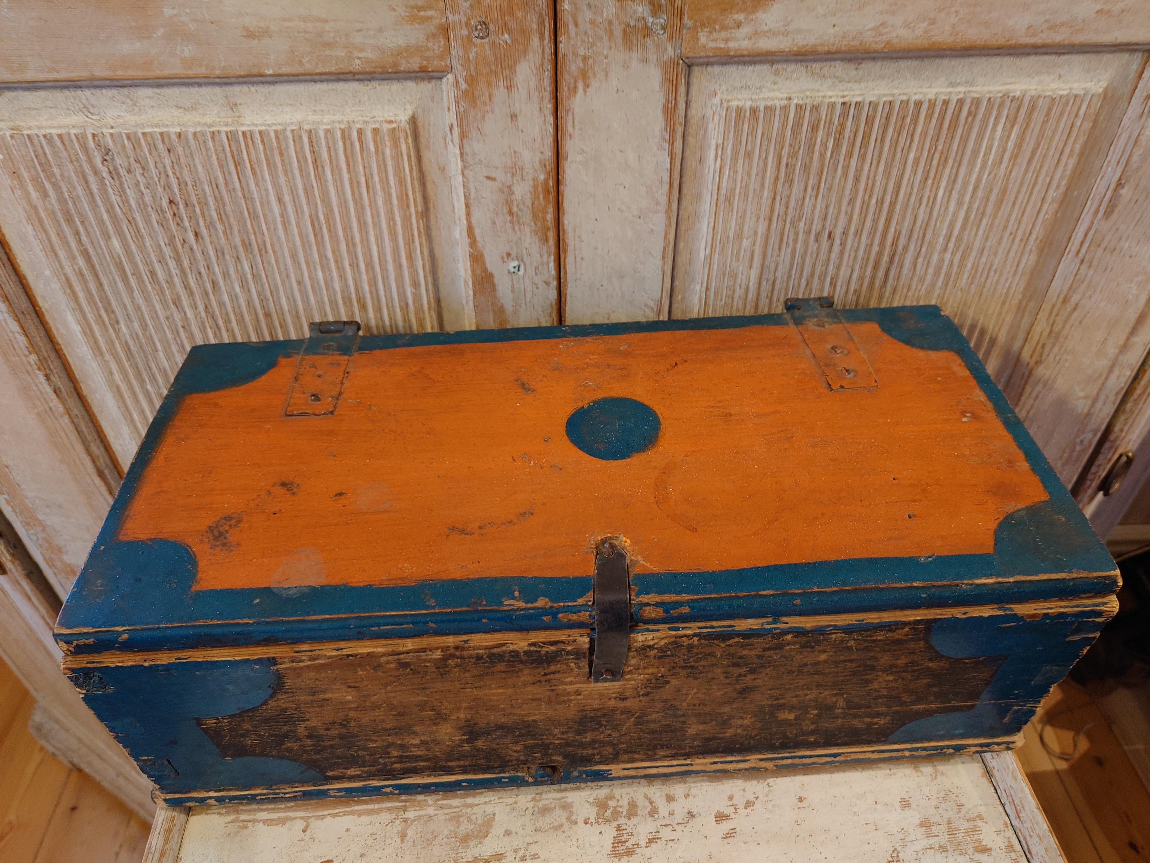 19th Century Swedish Antique Rustic Folkart Chest / Box with Original Paint For Sale 8