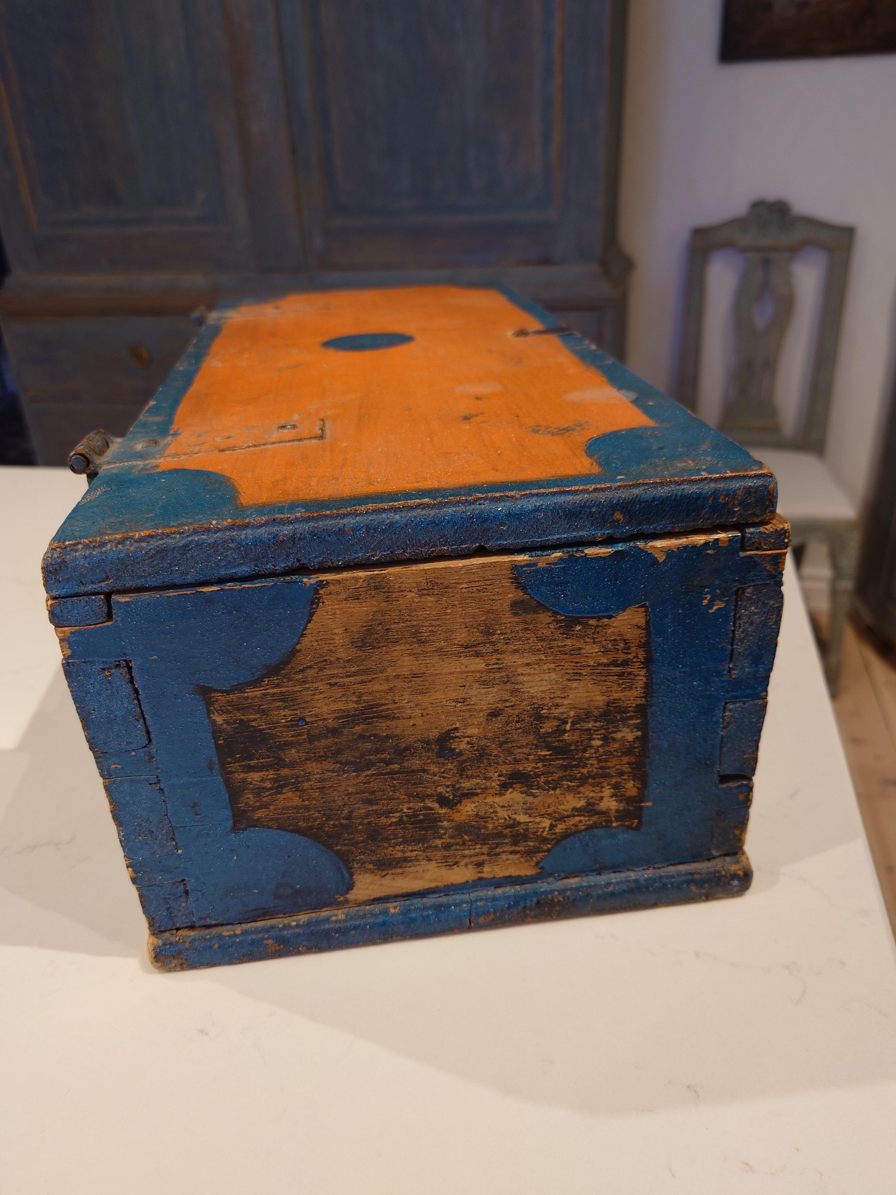Pine 19th Century Swedish Antique Rustic Folkart Chest / Box with Original Paint For Sale
