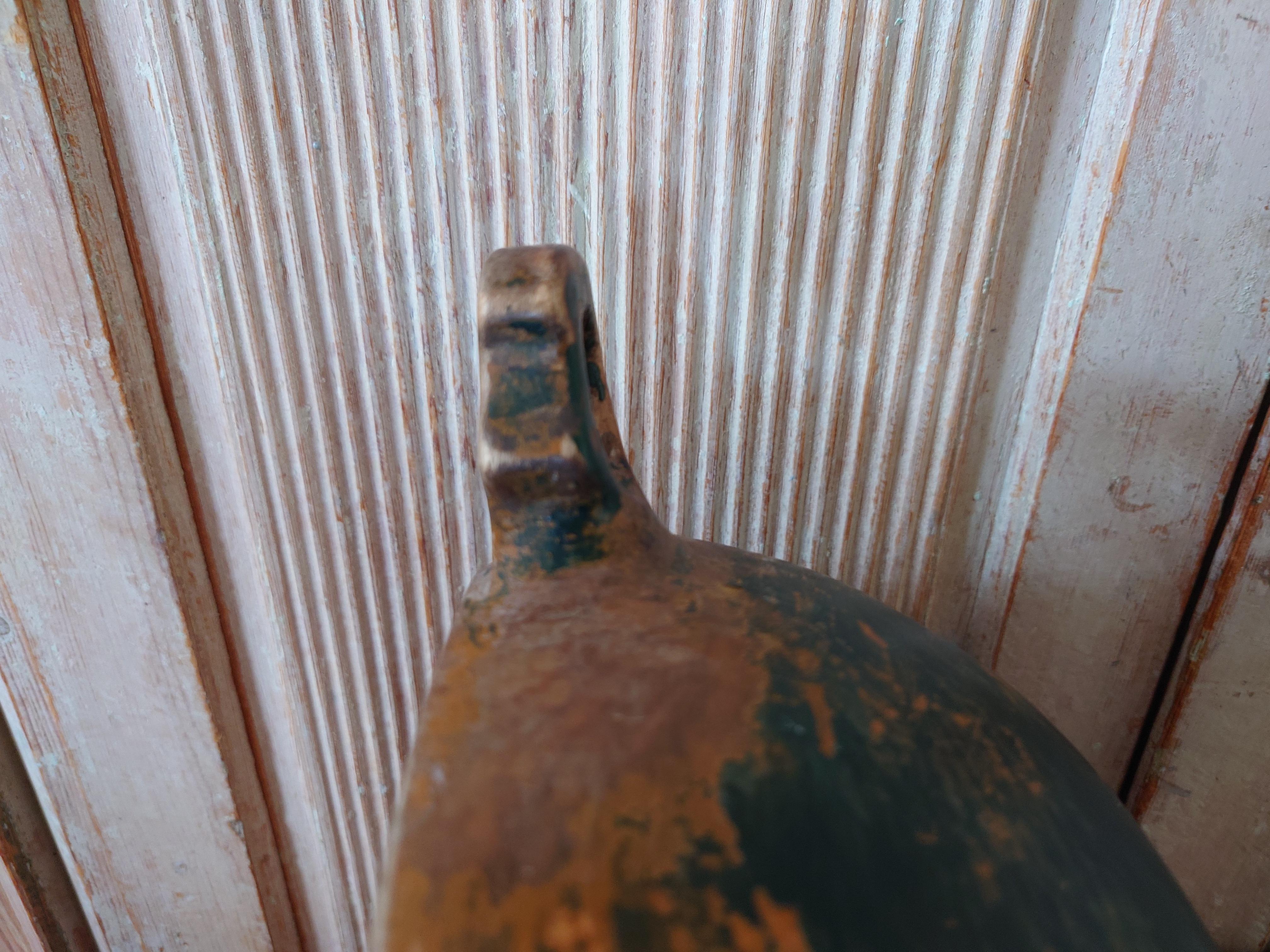 Siglo XIX Sueco antiguo rústico genuino Arte popular Cuenco de madera con asa en venta 2