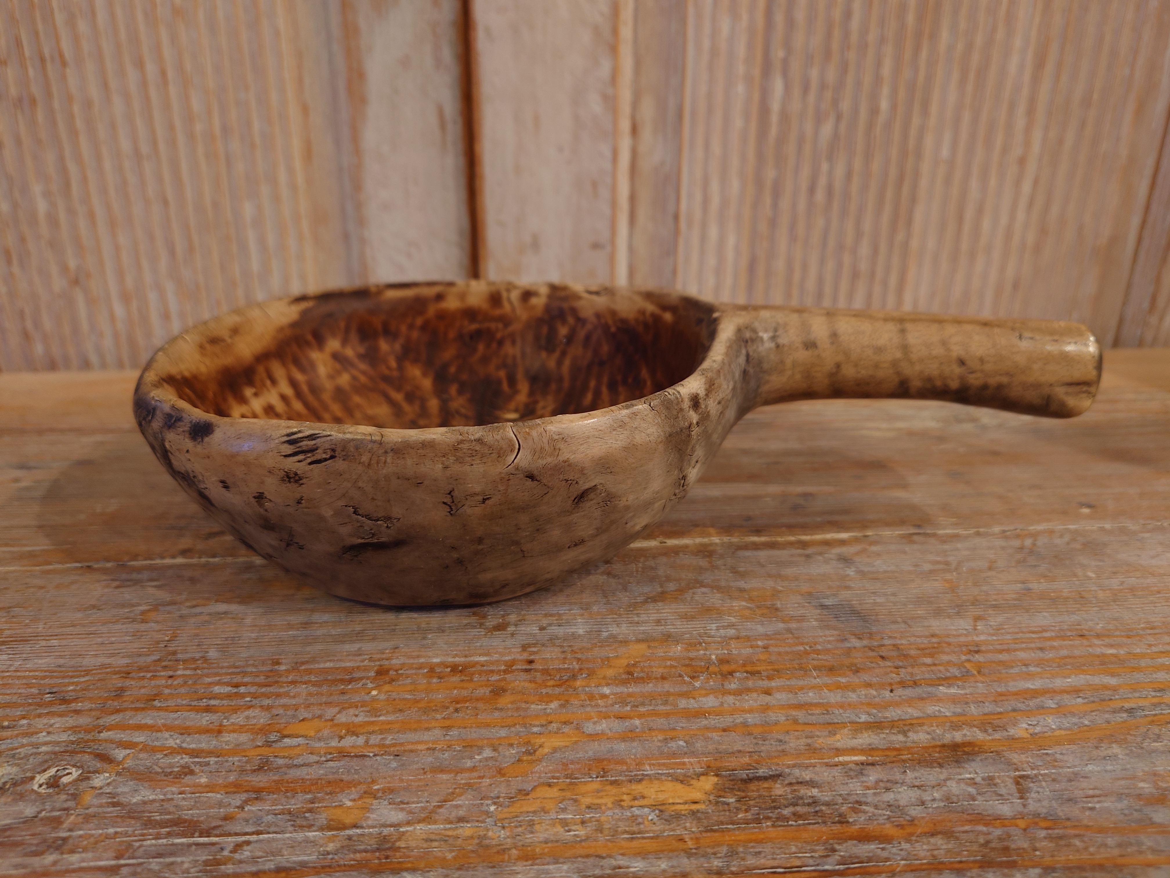 19th Century, Swedish Antique Rustic Wooden Bowl with Handle Dated 1831 For Sale 1