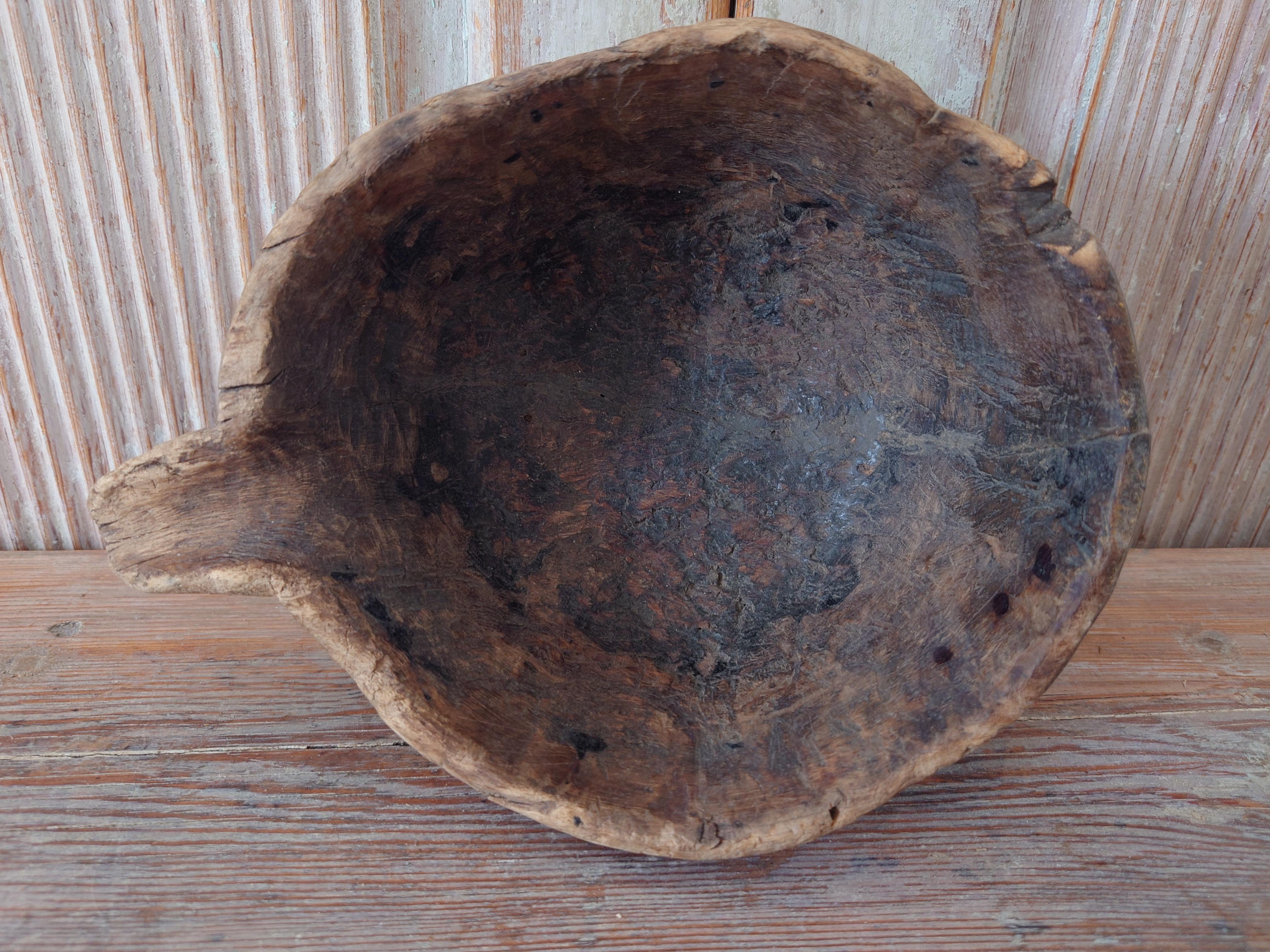 19th Century, Swedish Antique Rustic Wooden Bowl with Handle  For Sale 1